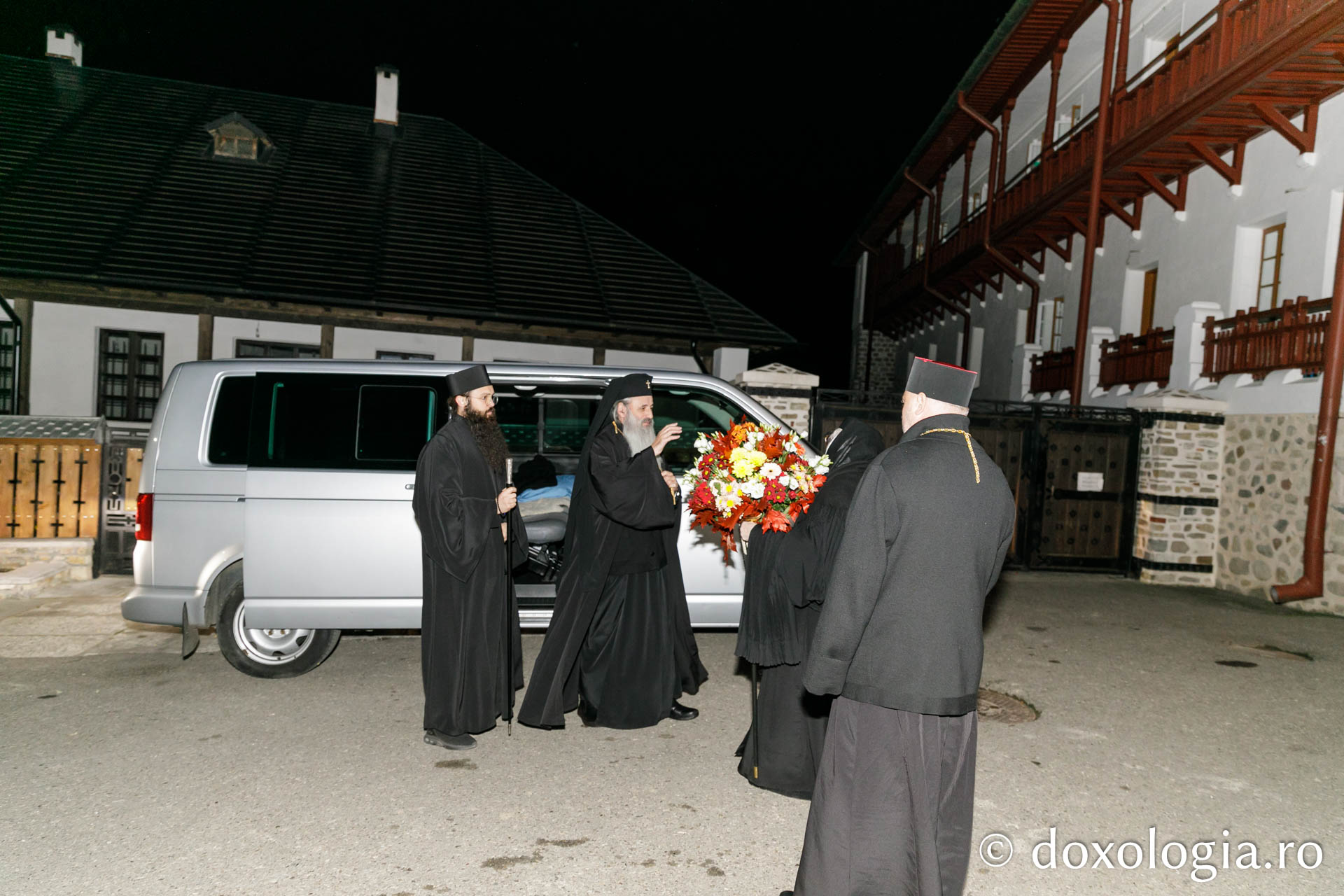 Arhimandritul Efrem Vatopedinul – oaspete la Mănăstirea Agapia / Foto: Pr. Silviu Cluci Arhimandritul Efrem Vatopedinul – oaspete la Mănăstirea Agapia