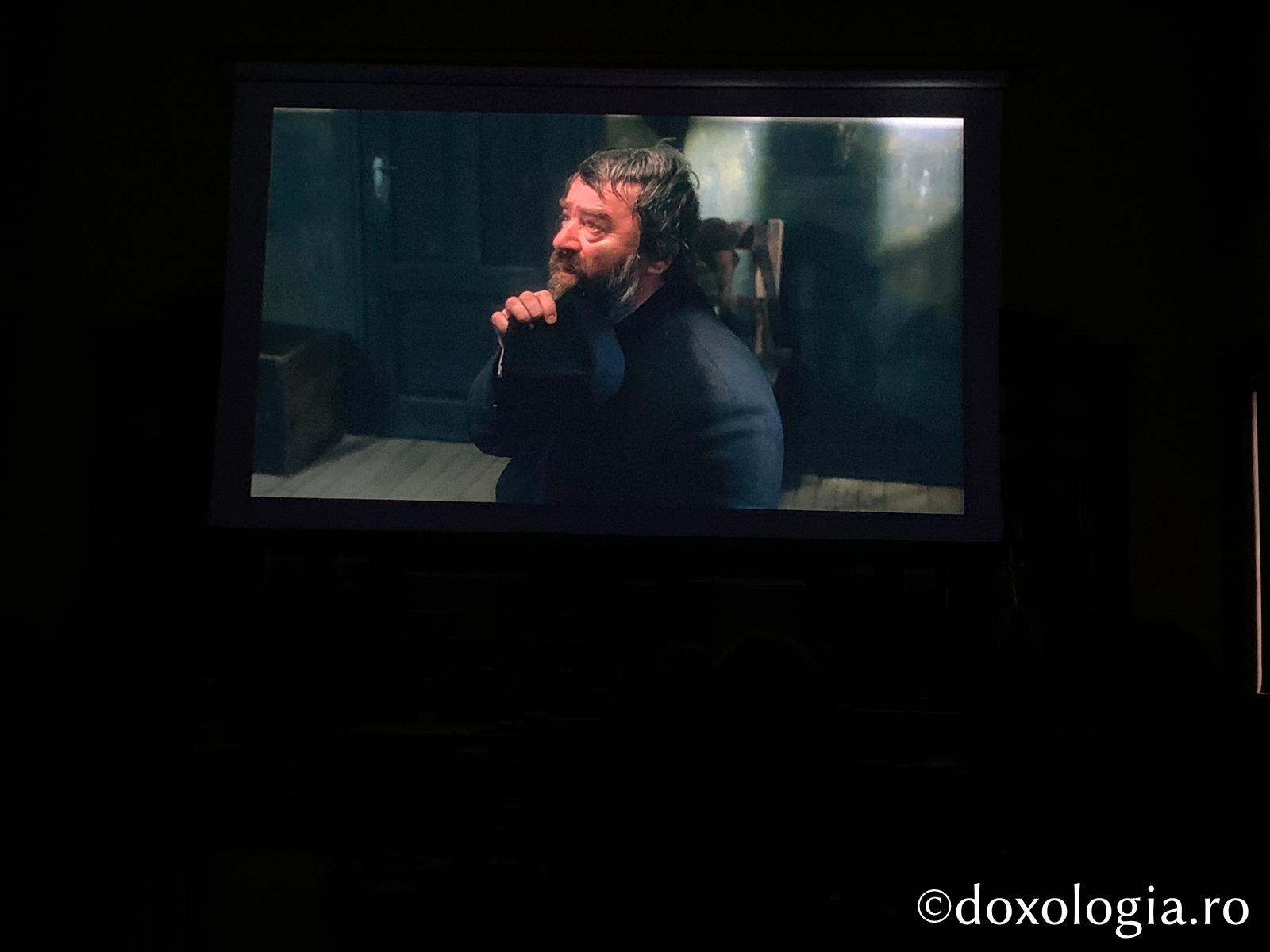 Proiecția filmului artistic Undeva în Est (România), în prezența regizorului Nicolae Mărgineanu, Sala Iustin Moisescu