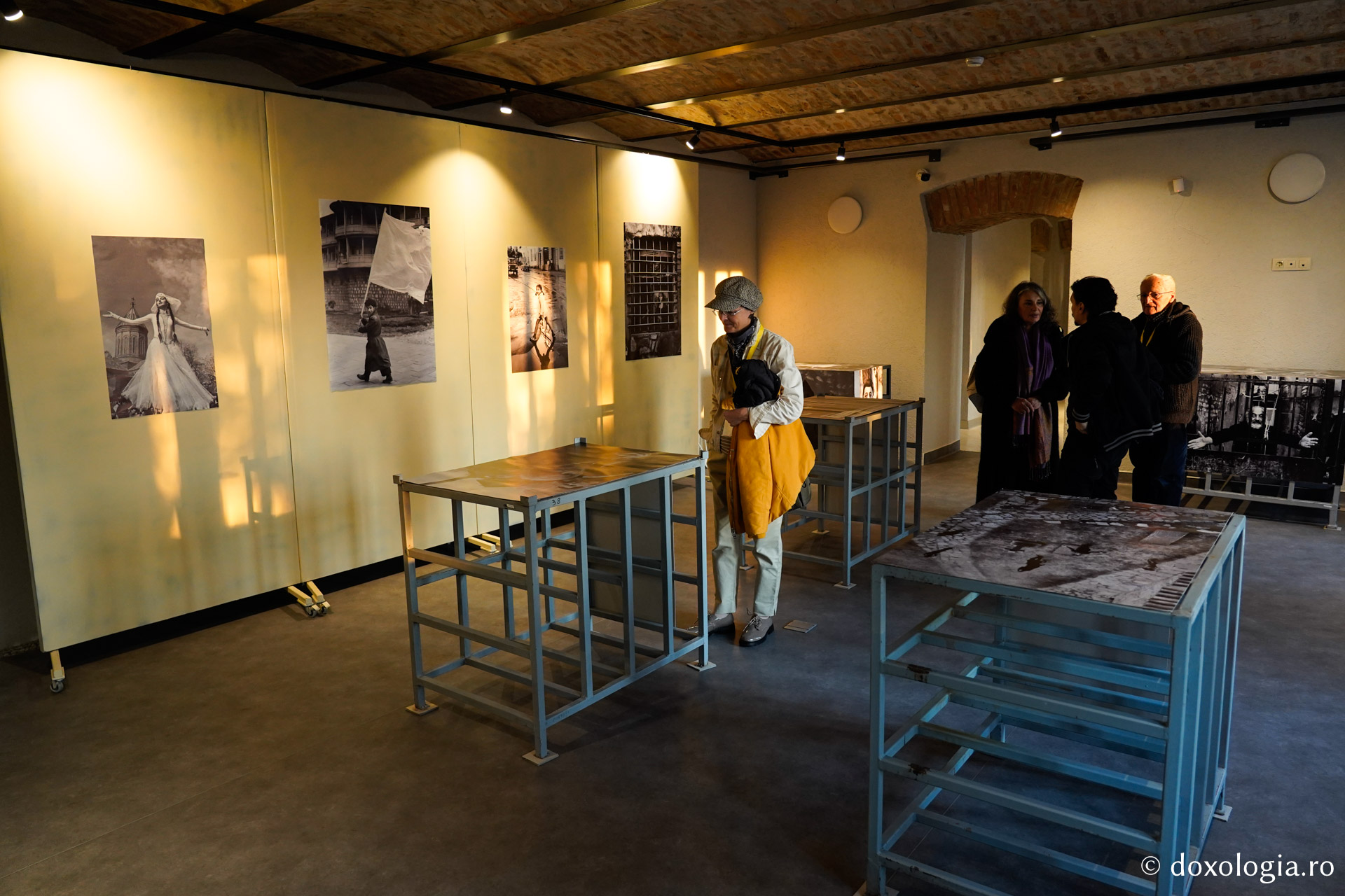 Vernisajul expoziției de fotografii Libertate, în prezența artistului fotograf Yuri Mechitov (Georgia)