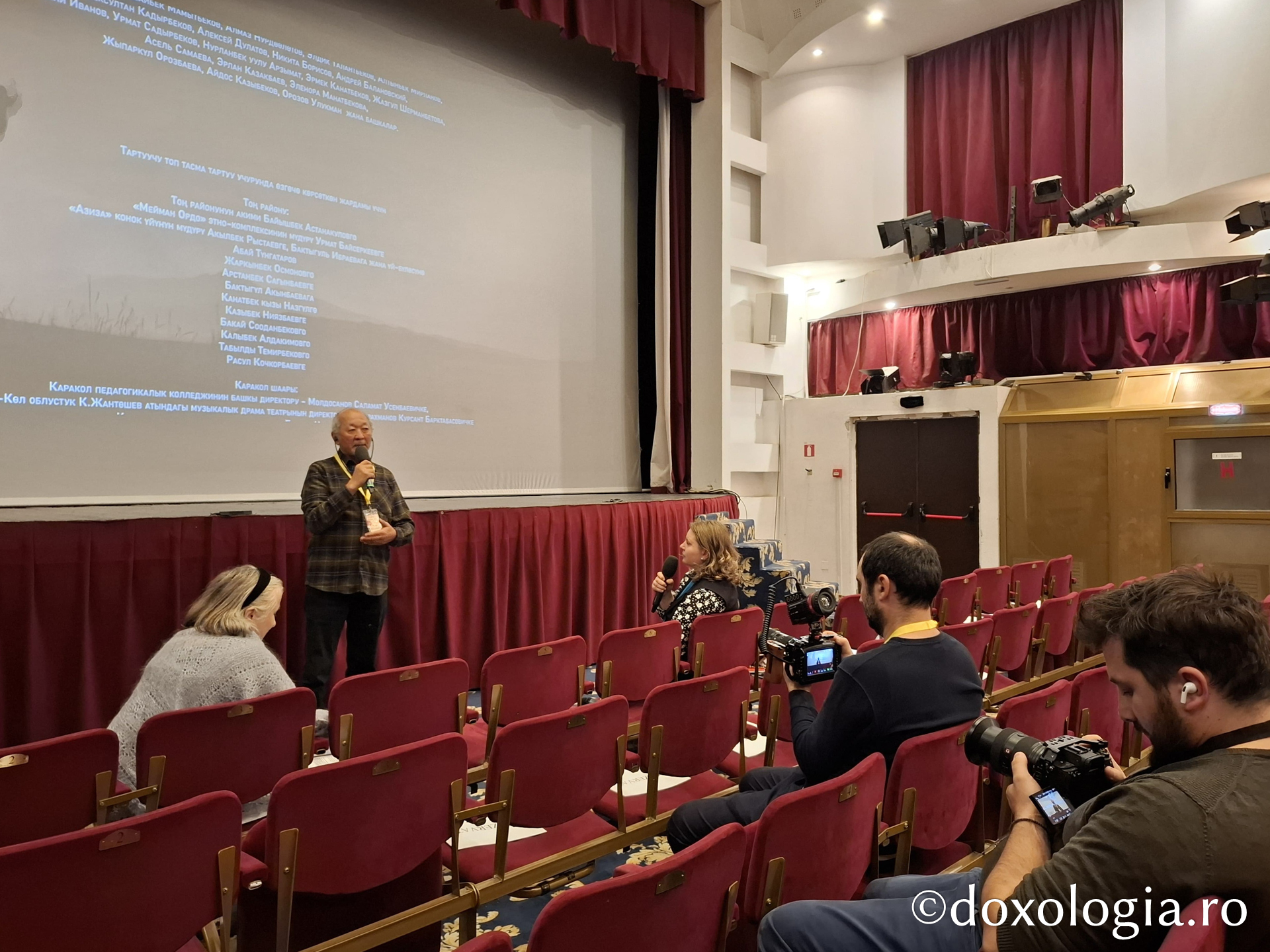 Proiecția filmului artistic Rapsodul (Kîrgîzstan), în prezența regizorului Ernest Abdyzhaparov