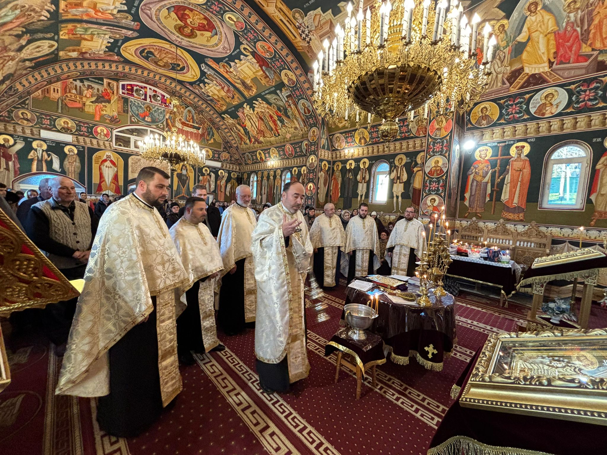 Cerc pastoral-misionar și concert de colinde în Parohia „Nașterea Maicii Domnului” Concești