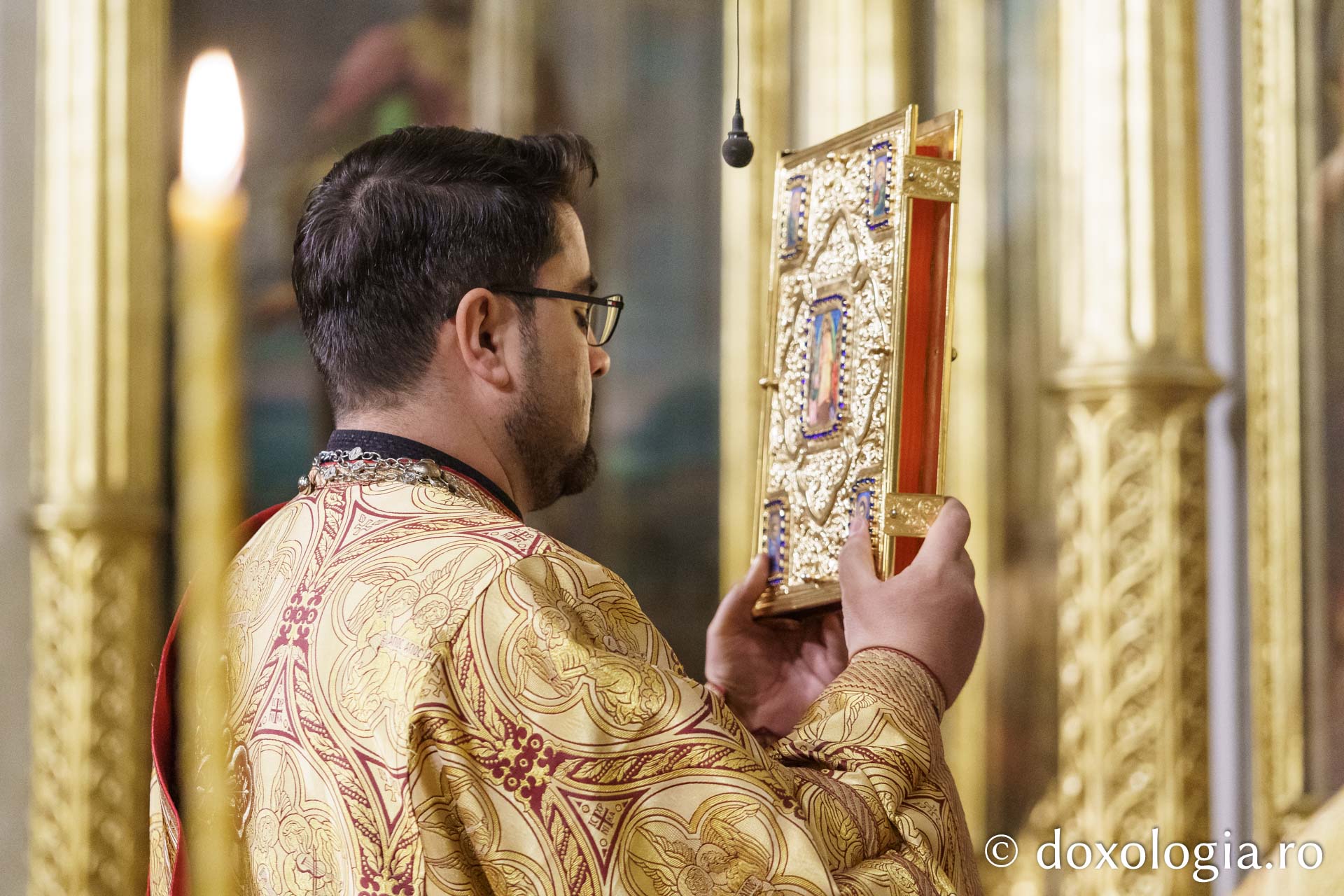 Preasfințitul Părinte Nectarie a slujit la Catedrala Mitropolitană din Iași