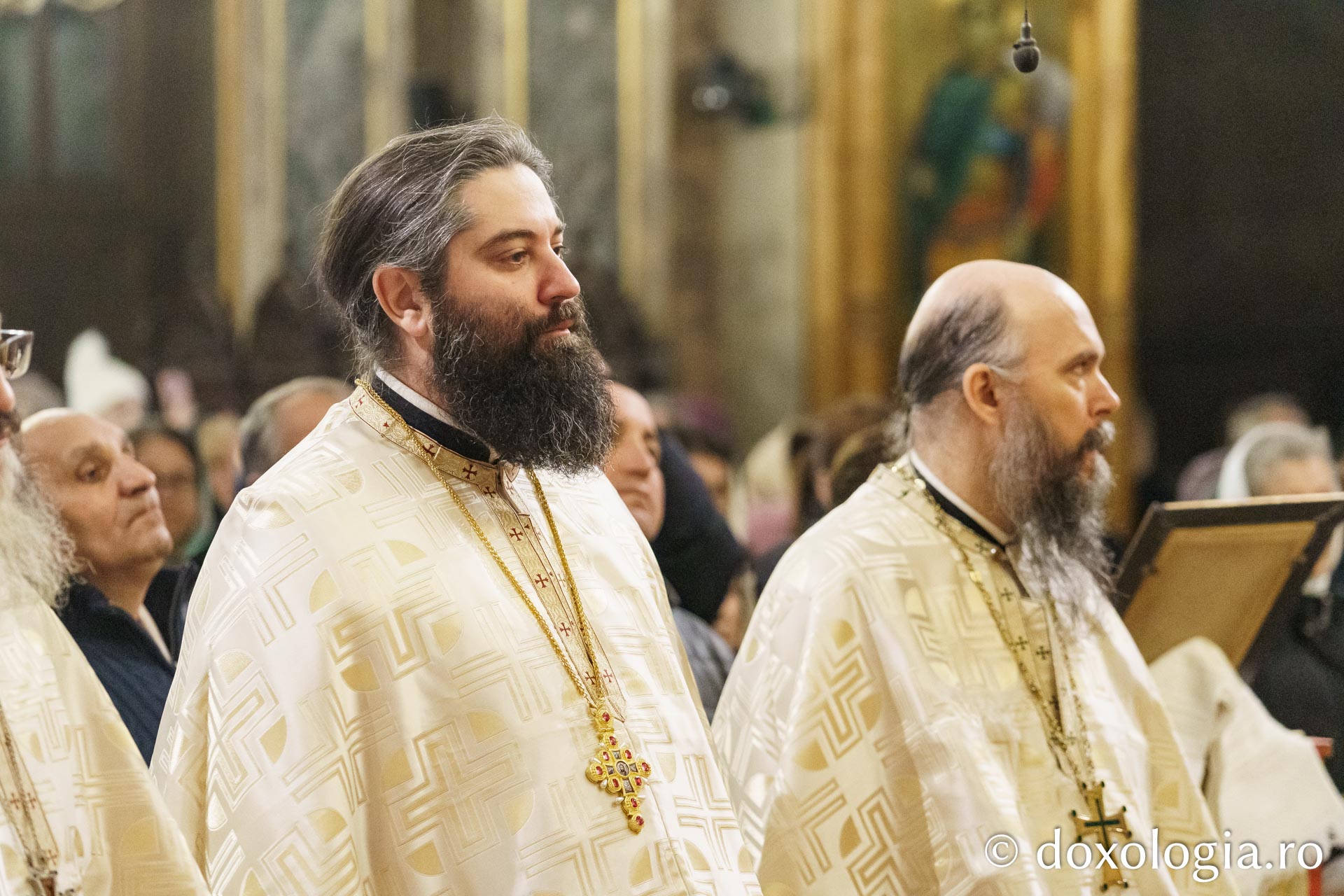 Preasfințitul Părinte Nectarie a slujit la Catedrala Mitropolitană din Iași