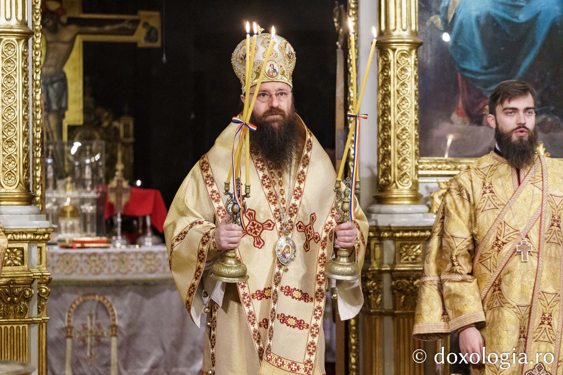 Preasfințitul Părinte Nectarie a slujit la Catedrala Mitropolitană din Iași