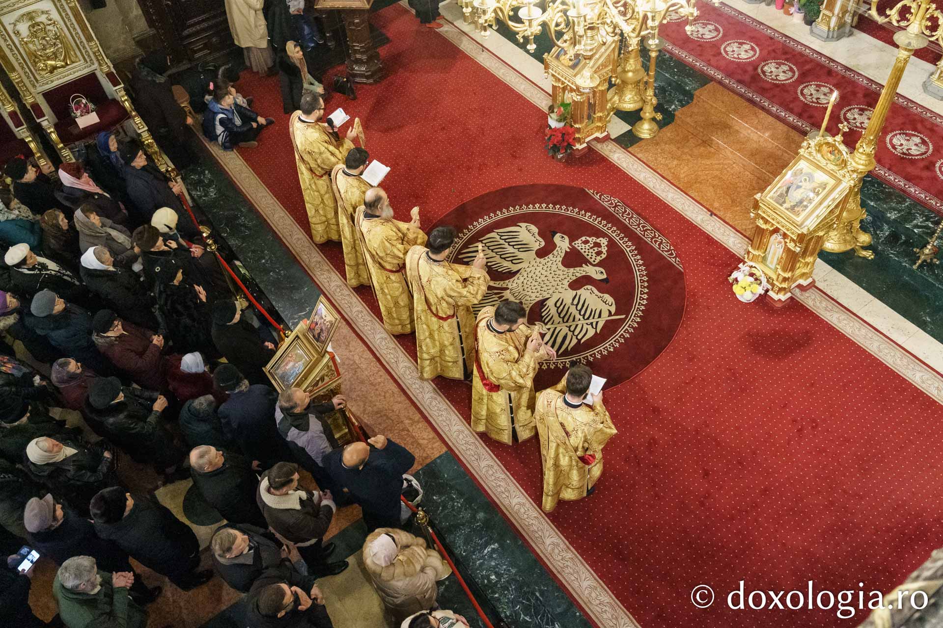 Preasfințitul Părinte Nectarie a slujit la Catedrala Mitropolitană din Iași