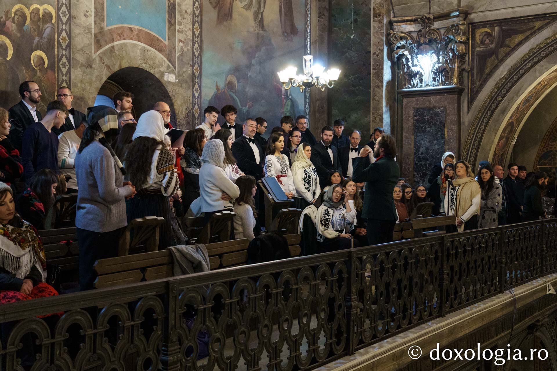 Preasfințitul Părinte Nectarie a slujit la Catedrala Mitropolitană din Iași