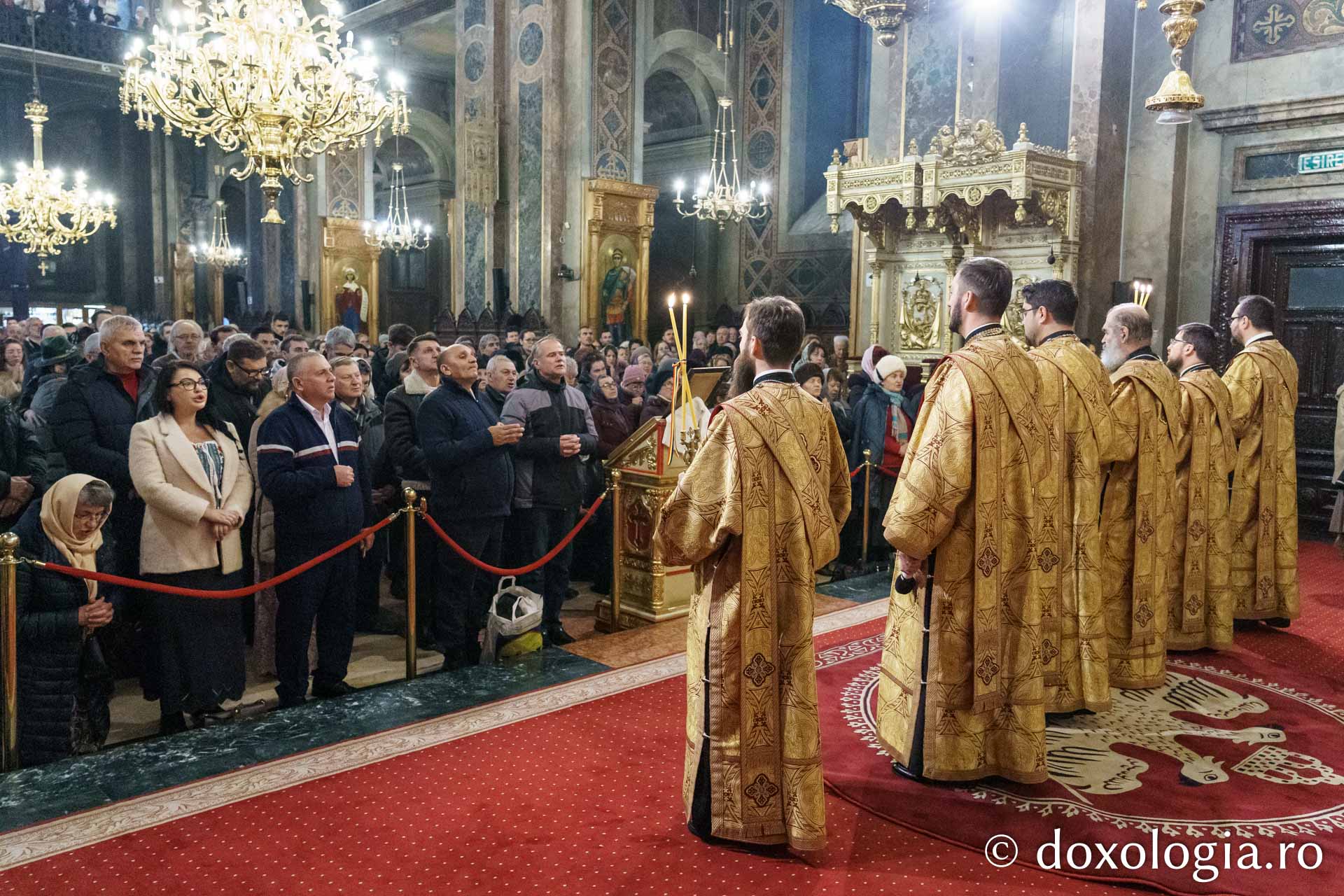 Preasfințitul Părinte Nectarie a slujit la Catedrala Mitropolitană din Iași