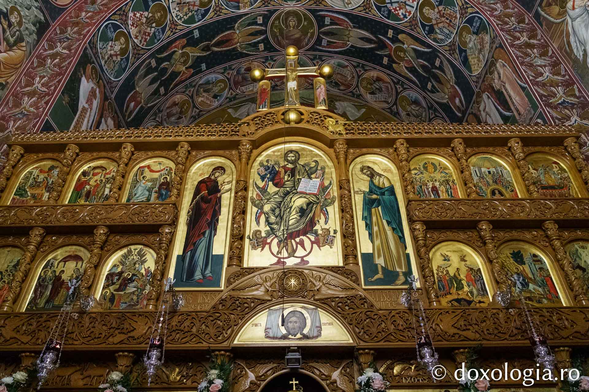 Mănăstirea Popăuți din Botoșani și-a sărbătorit ocrotitorul, pe Sfântul Ierarh Nicolae