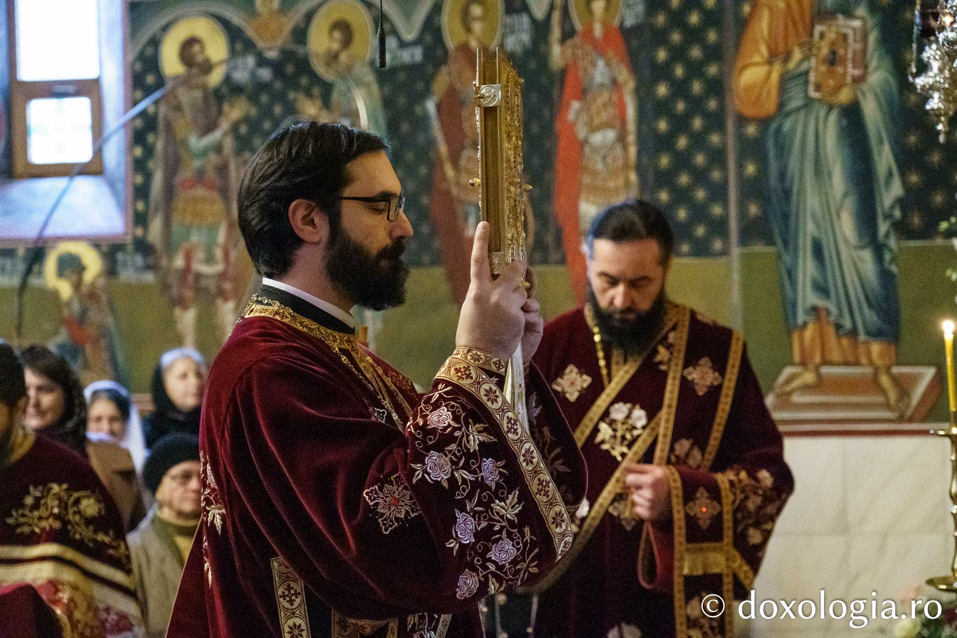 Mănăstirea Popăuți din Botoșani și-a sărbătorit ocrotitorul, pe Sfântul Ierarh Nicolae