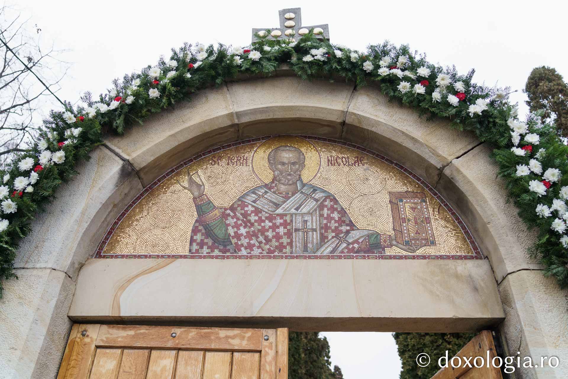 Mănăstirea Popăuți din Botoșani și-a sărbătorit ocrotitorul, pe Sfântul Ierarh Nicolae