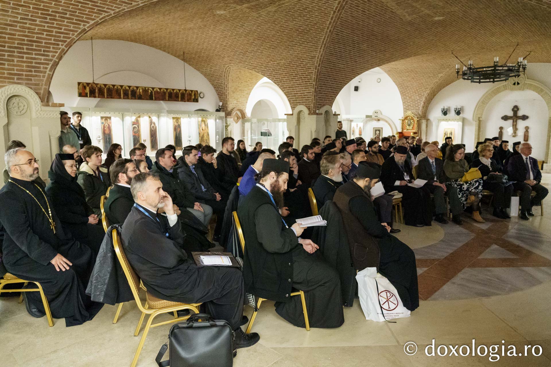 Simpozionul Internațional „Sfântul Ierarh Dosoftei” reunește la Iași elite academice și teologice / Foto: Mihail Vrăjitoru Simpozionul Internațional „Sfântul Ierarh Dosoftei” reunește la Iași elite academice și teologice