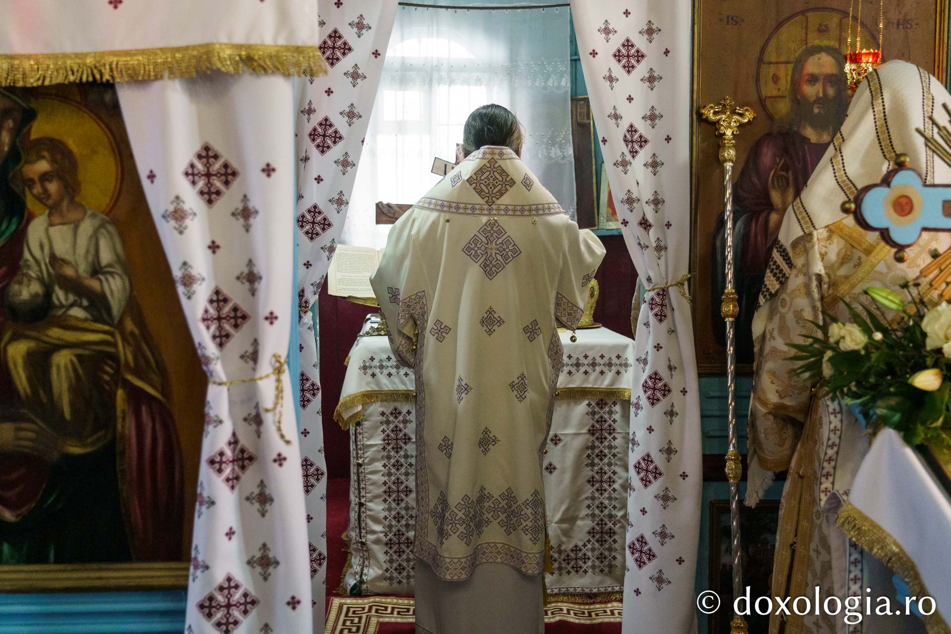 Slujire arhierească în Parohia Rediu - Răuseni