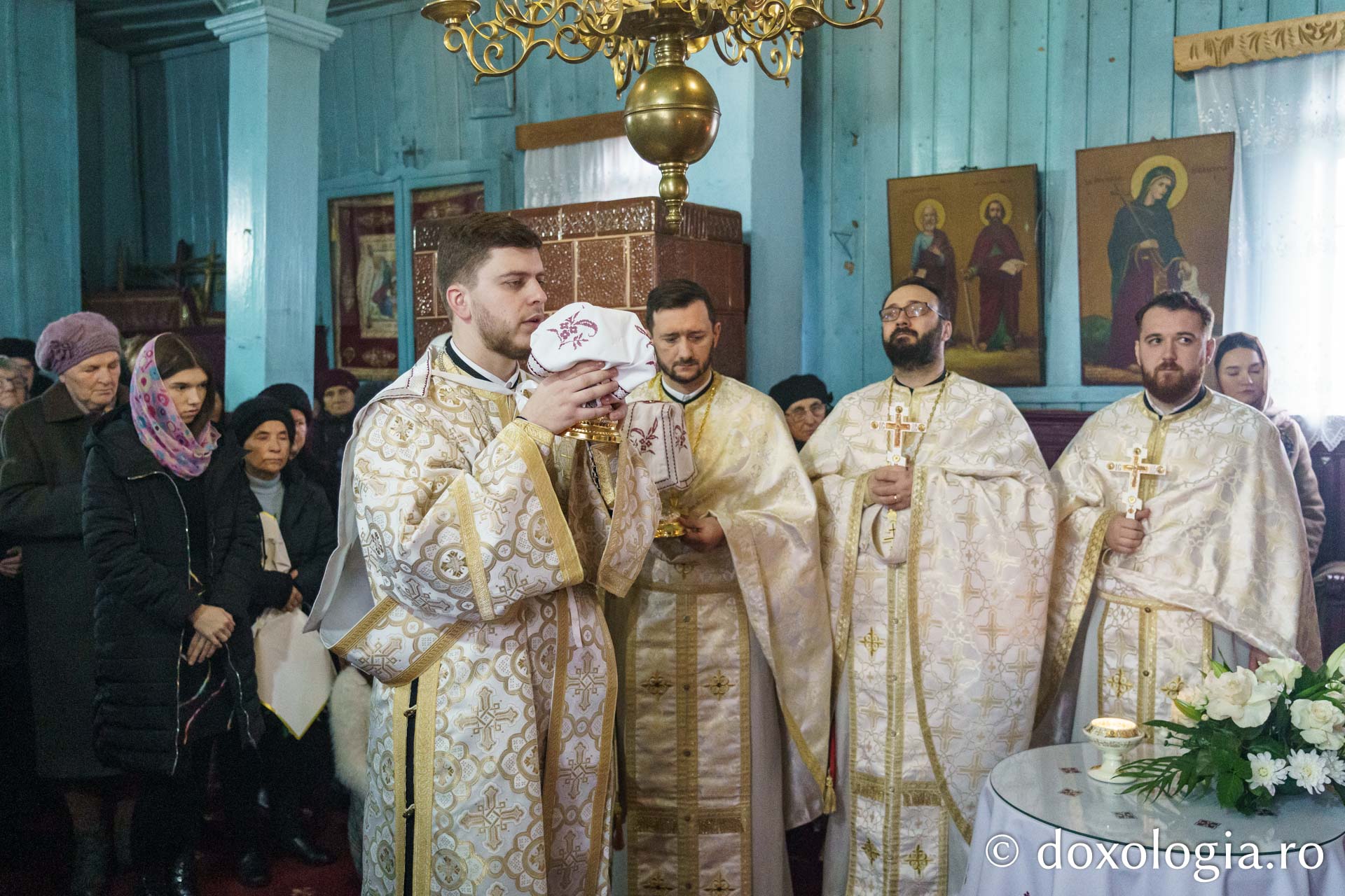 Slujire arhierească în Parohia Rediu - Răuseni