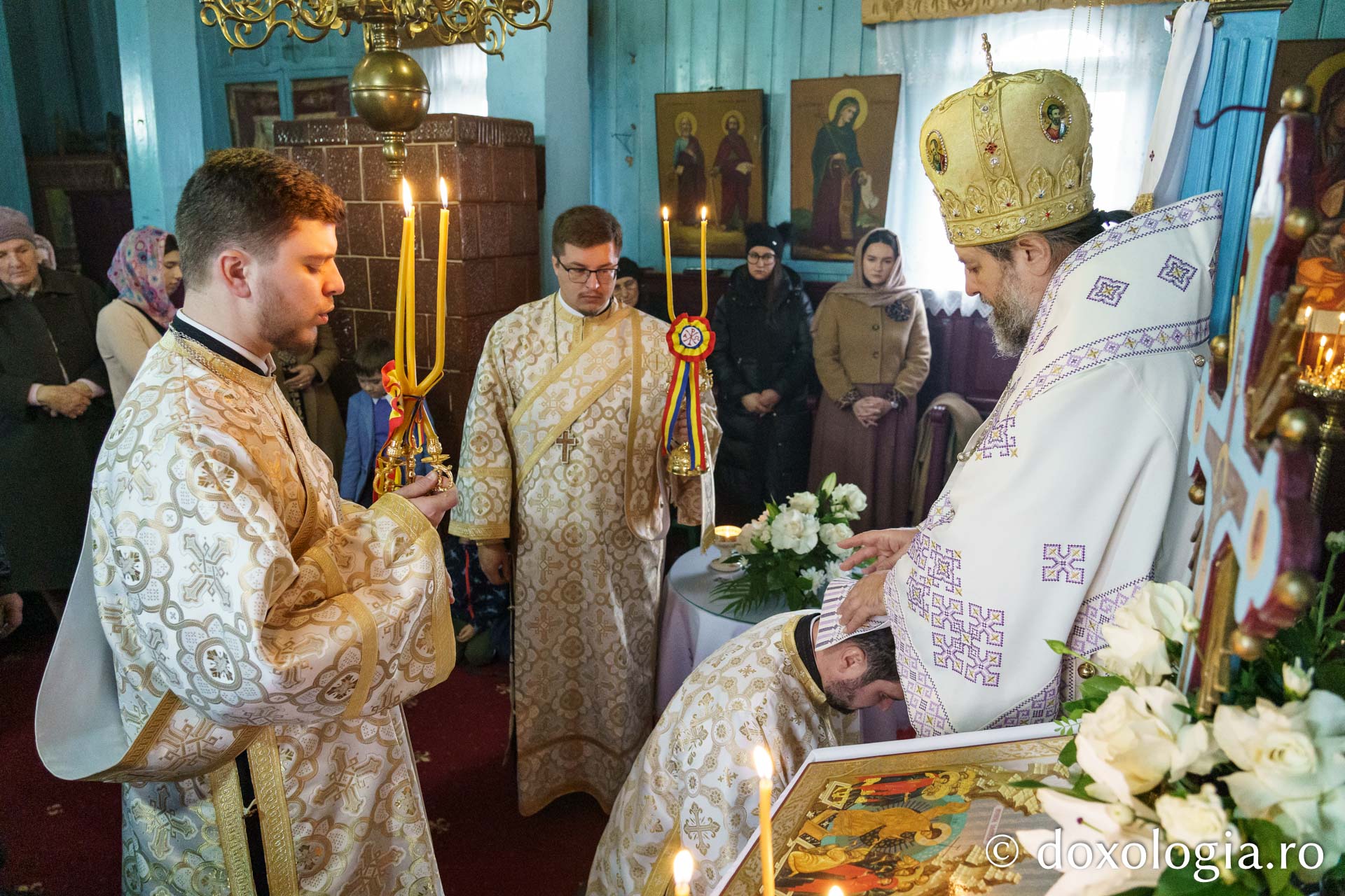 Slujire arhierească în Parohia Rediu - Răuseni