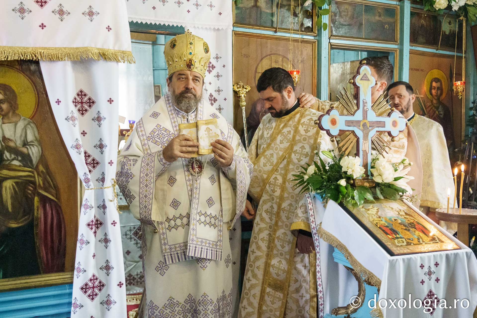 Slujire arhierească în Parohia Rediu - Răuseni