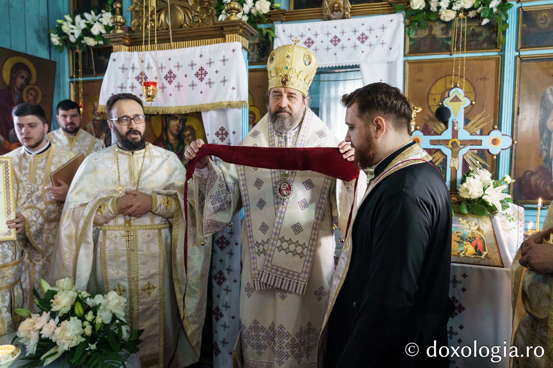 Slujire arhierească în Parohia Rediu - Răuseni