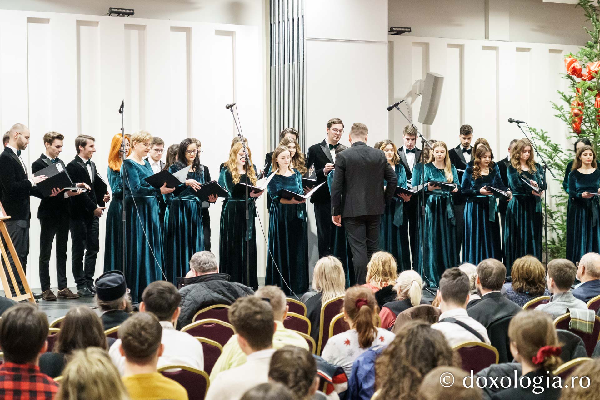 Serbarea de Crăciun a Facultății de Teologie Ortodoxă „Dumitru Stăniloae” din Iași