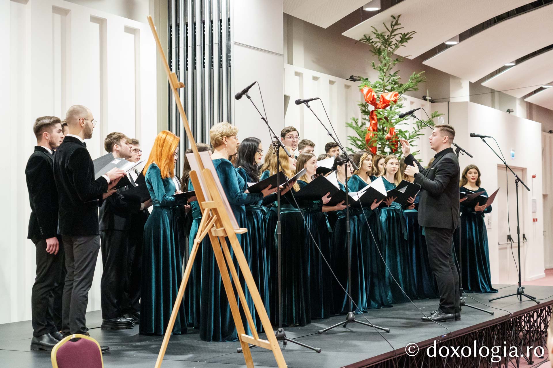 Serbarea de Crăciun a Facultății de Teologie Ortodoxă „Dumitru Stăniloae” din Iași