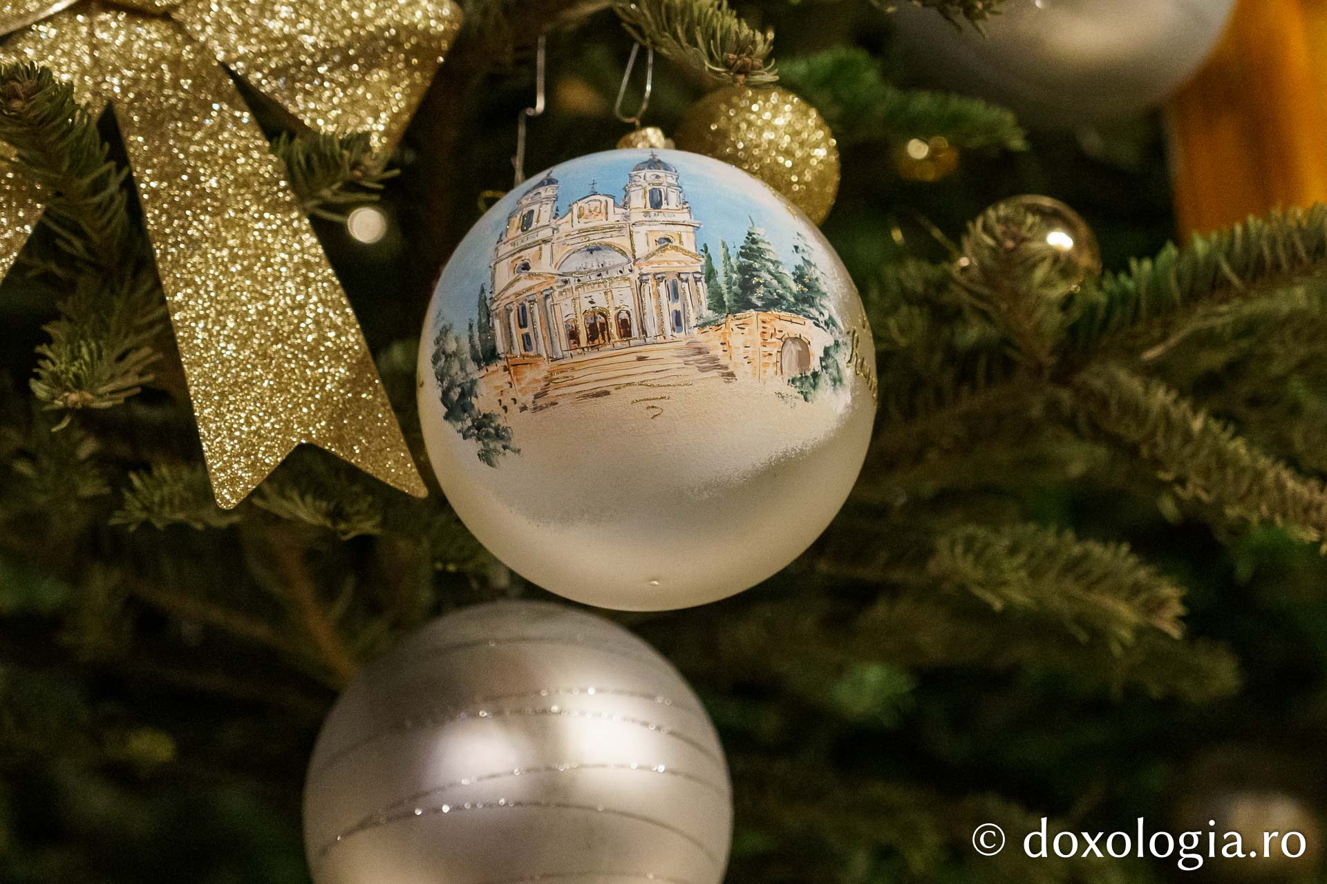 Sărbătoarea Nașterii Domnului a adunat sute de credincioși la Catedrala Mitropolitană din Iași