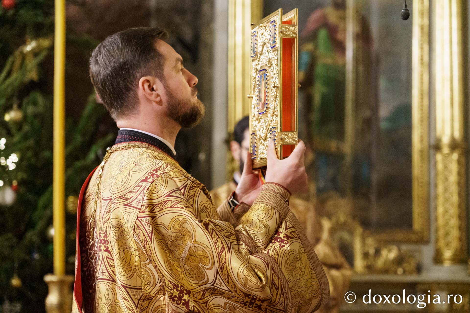 Preasfințitul Părinte Paisie Sinaitul a slujit la Catedrala Mitropolitană din Iași