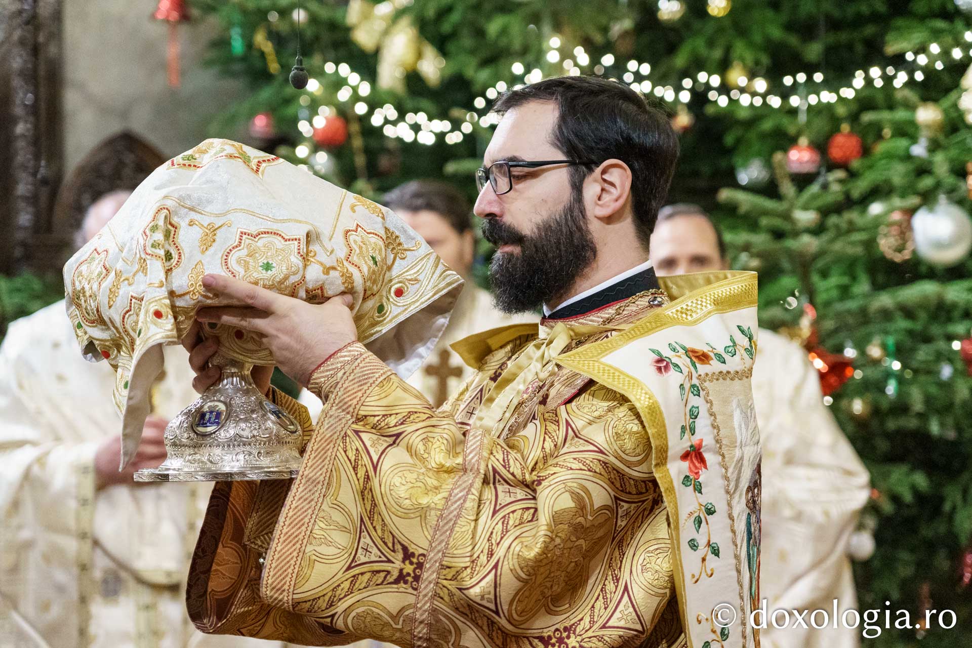 Preasfințitul Părinte Paisie Sinaitul a slujit la Catedrala Mitropolitană din Iași