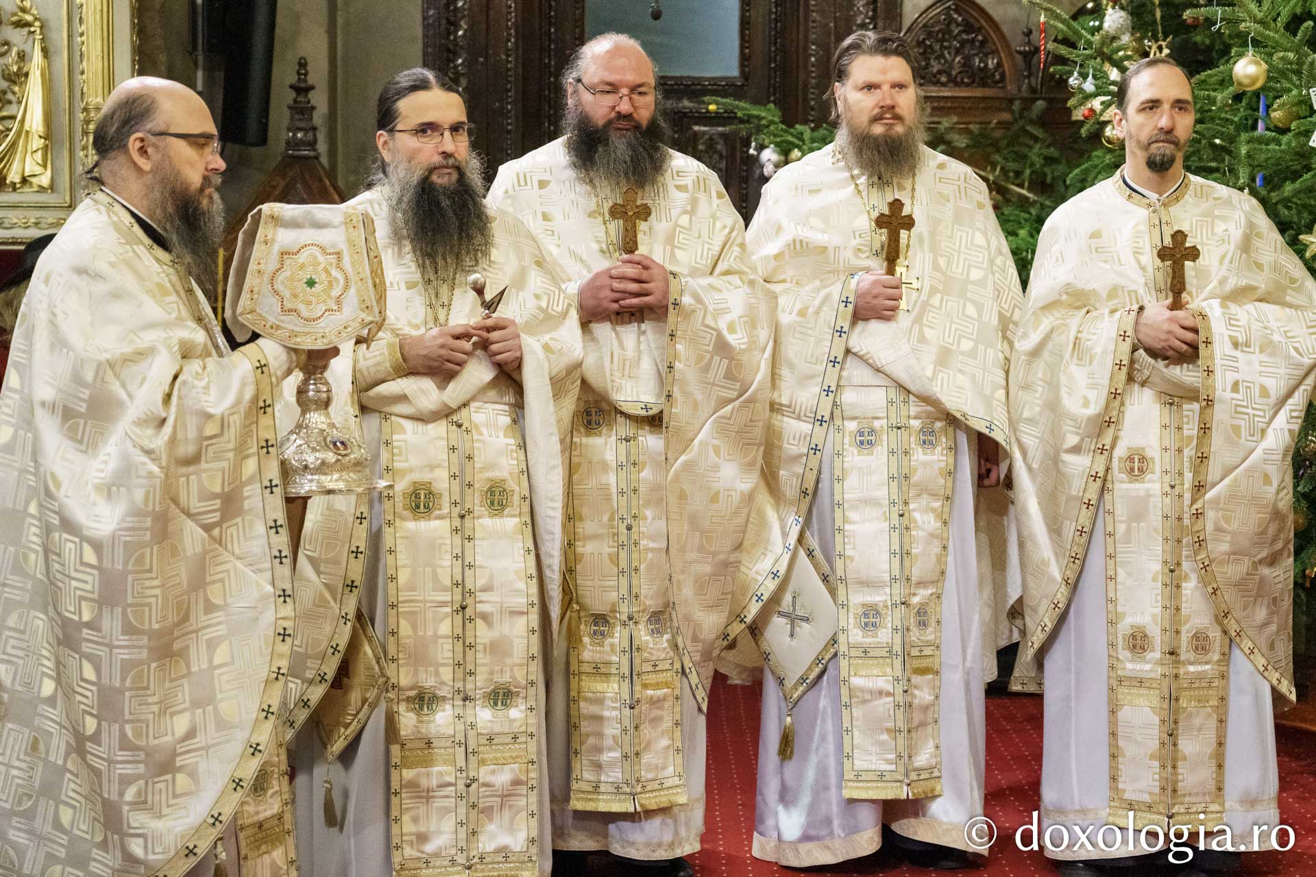 Preasfințitul Părinte Paisie Sinaitul a slujit la Catedrala Mitropolitană din Iași