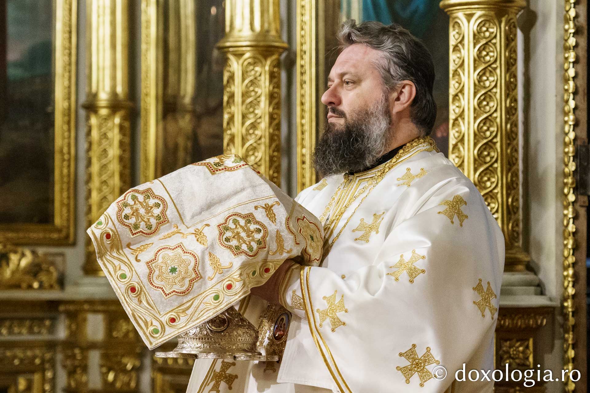 Preasfințitul Părinte Paisie Sinaitul a slujit la Catedrala Mitropolitană din Iași