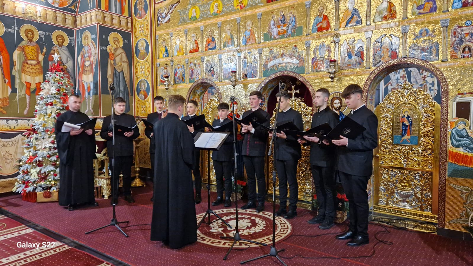 Cerc pastoral-misionar și concert de colinde în Parohia „Nașterea Maicii Domnului” Concești