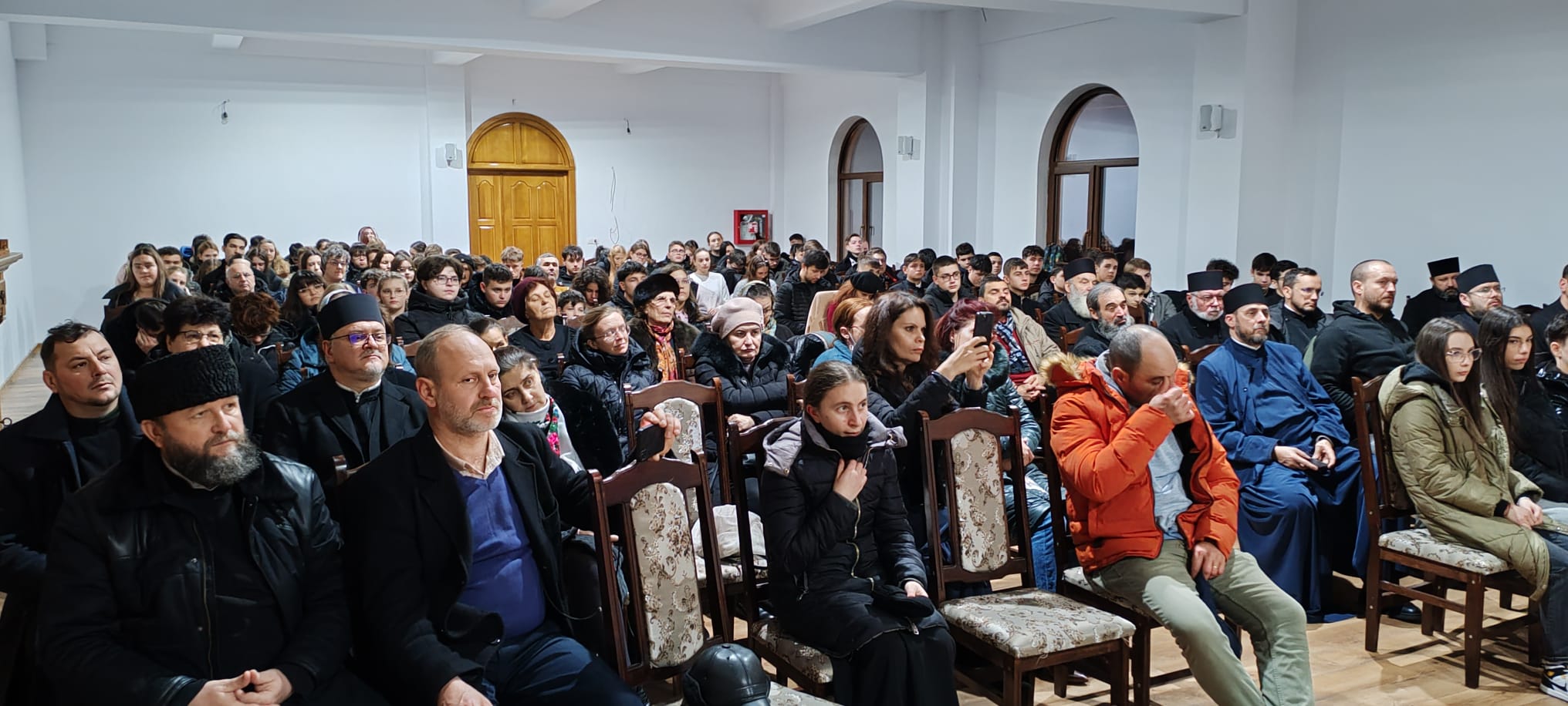 Unitatea dintre credincioși – izvor de putere și comuniune în parohie conferință duhovnicească la biserica Vovidenia Botoșani, invitat arhim. Nicodim Petre