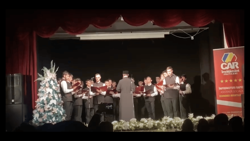 Corurile Seminarului Teologic „Veniamin Costachi” au colindat la Târgu Neamț și Fălticeni