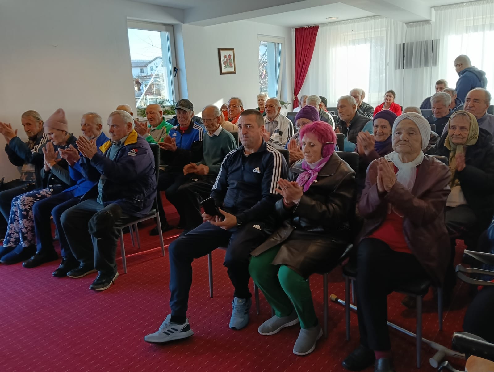 Corala preoților din Protopopiatul Iași II, alături de vârstnicii din Bucium