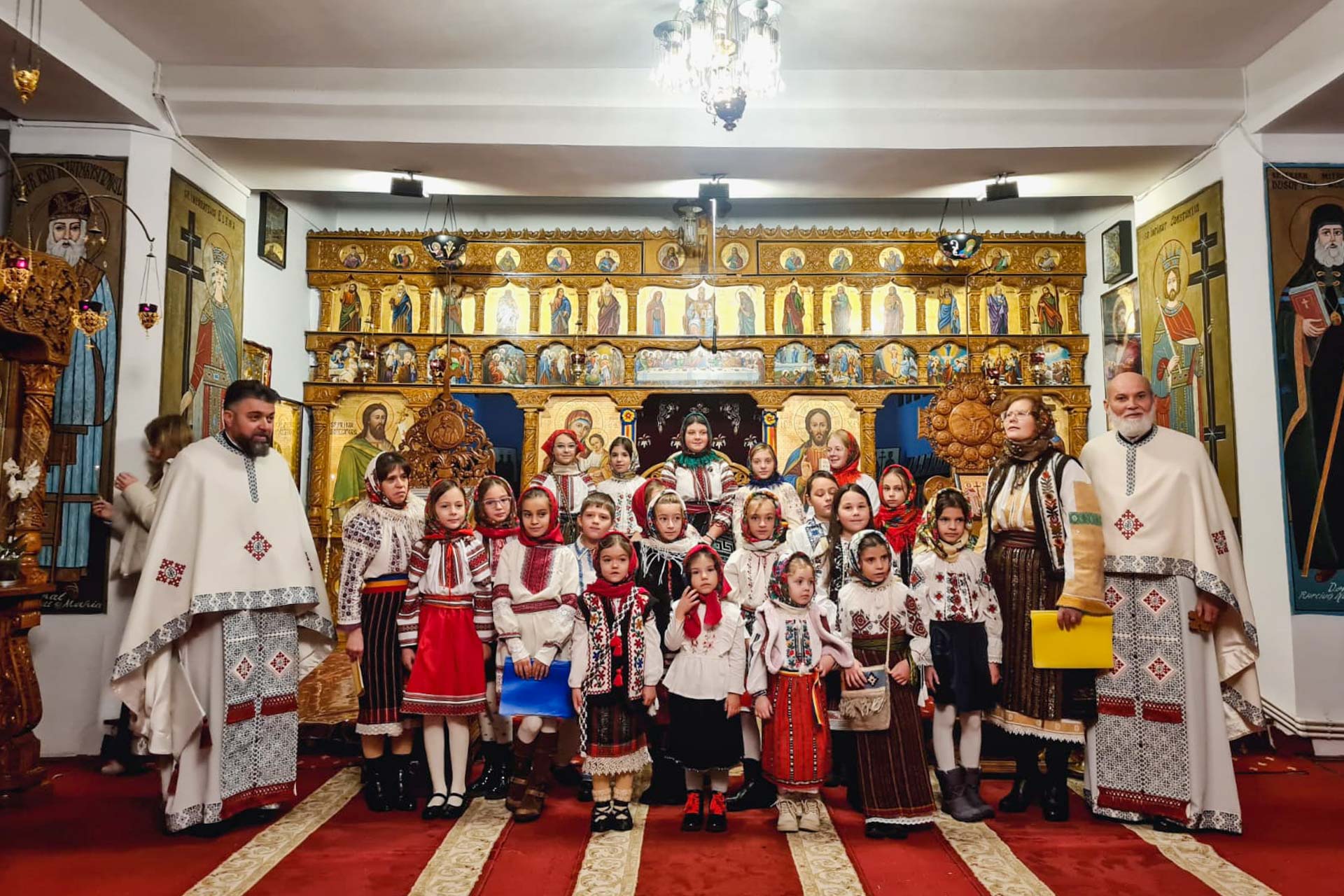 Un omagiu adus credinței și valorilor naționale la Parohia Gara Veche din Piatra Neamț