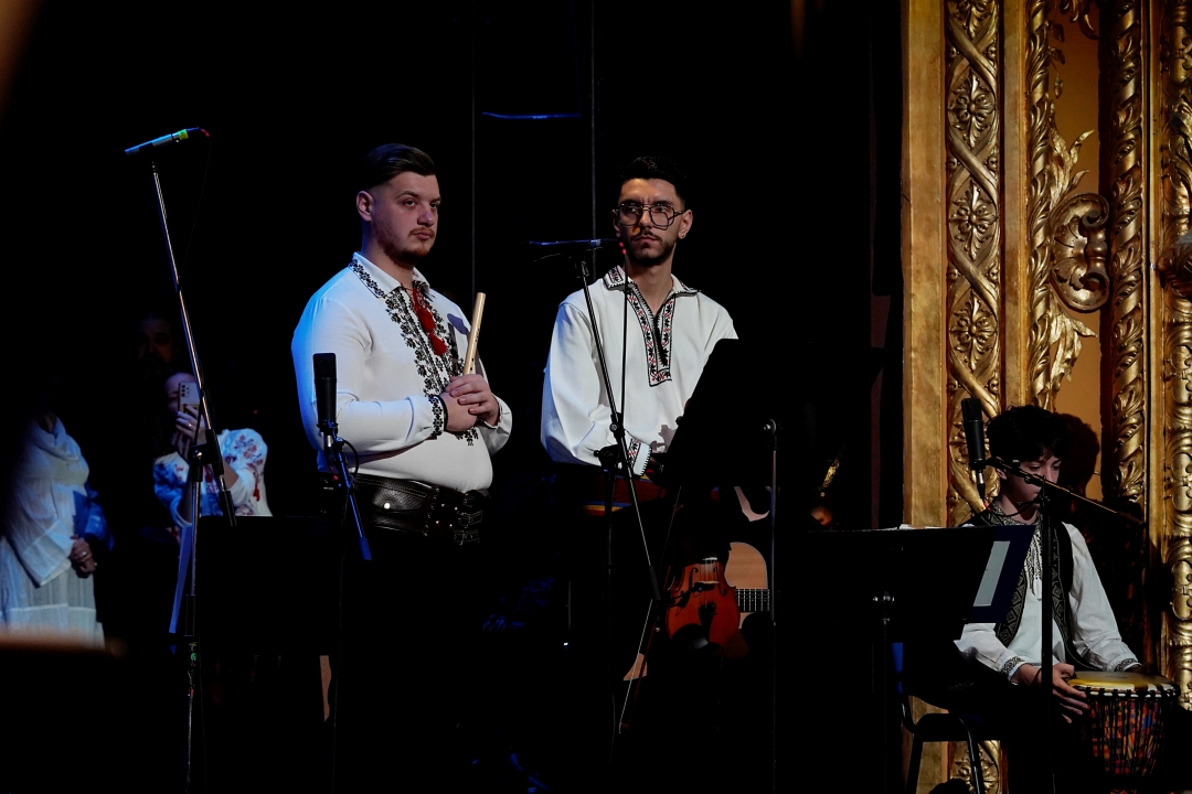 Gala de Crăciun a Liceului „Varlaam Mitropolitul, la Teatrul Național din Iași