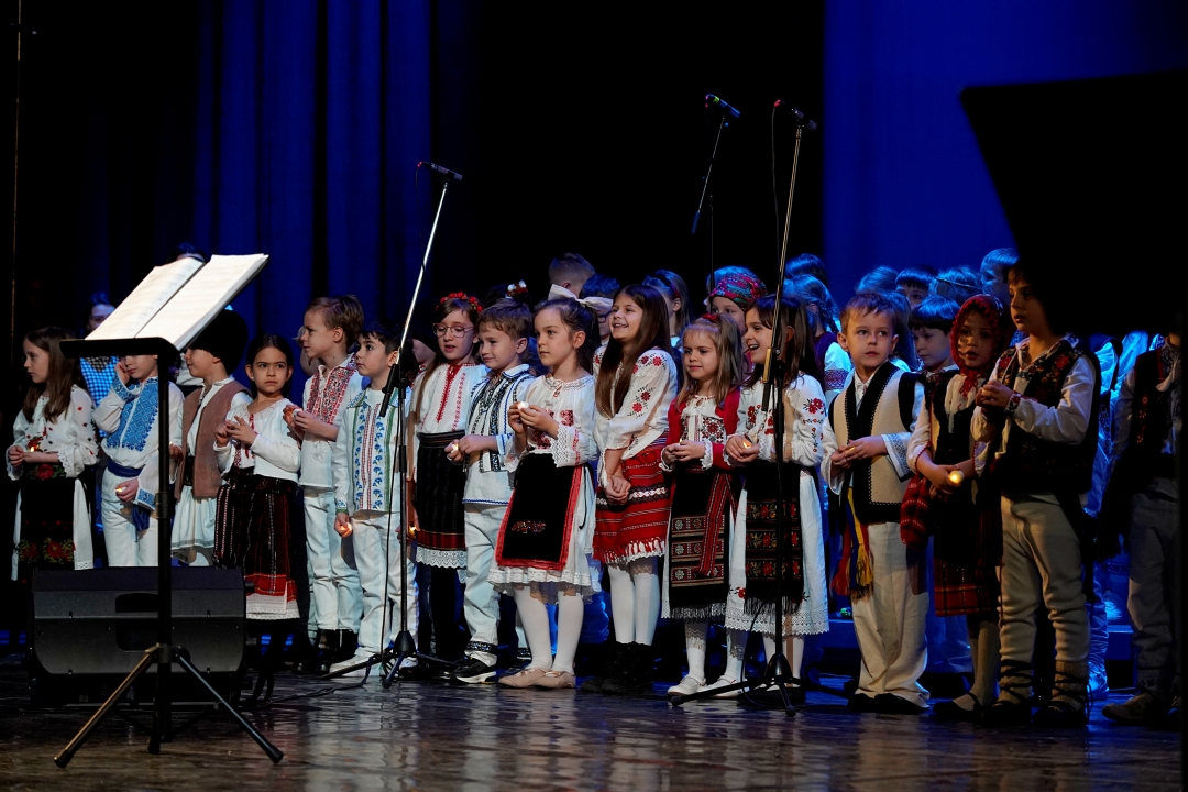 Gala de Crăciun a Liceului „Varlaam Mitropolitul, la Teatrul Național din Iași