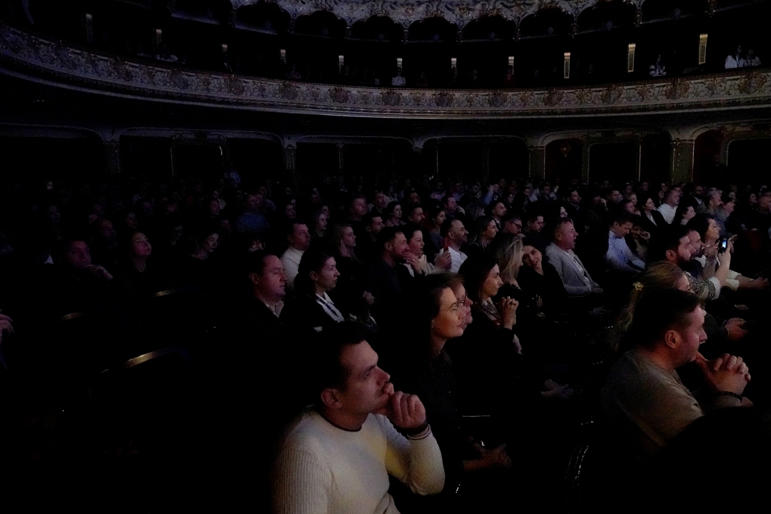 Gala de Crăciun a Liceului „Varlaam Mitropolitul, la Teatrul Național din Iași