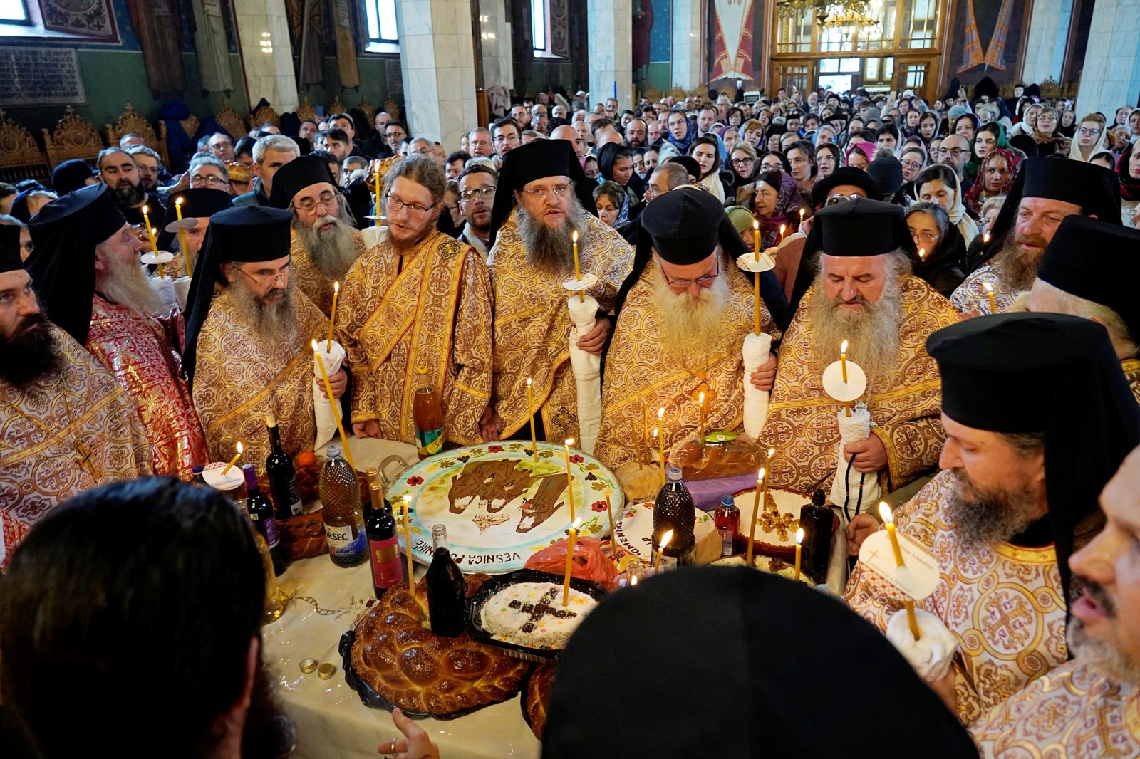 Slujbă pentru cei trei mari duhovnici de la Sihăstria. PS Nichifor Botoșăneanul: „Îi prețuim pentru că rămân pilde pentru noi”