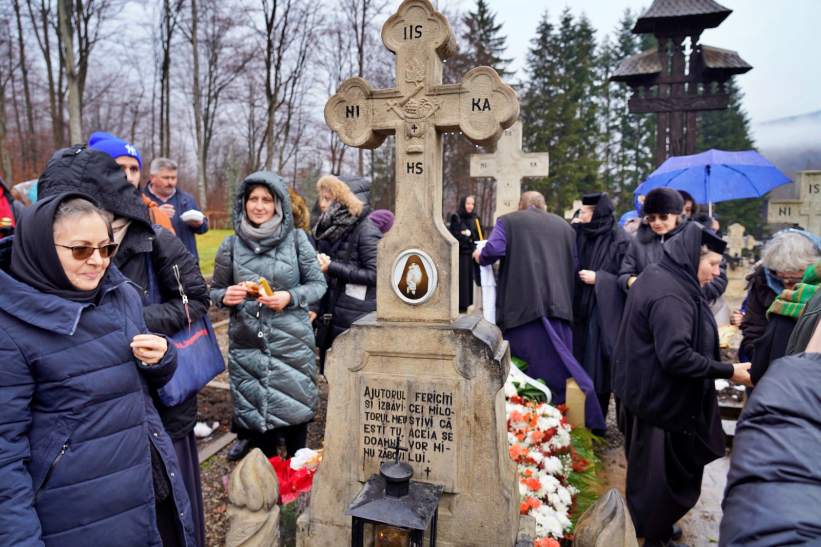 Slujbă pentru cei trei mari duhovnici de la Sihăstria. PS Nichifor Botoșăneanul: „Îi prețuim pentru că rămân pilde pentru noi”