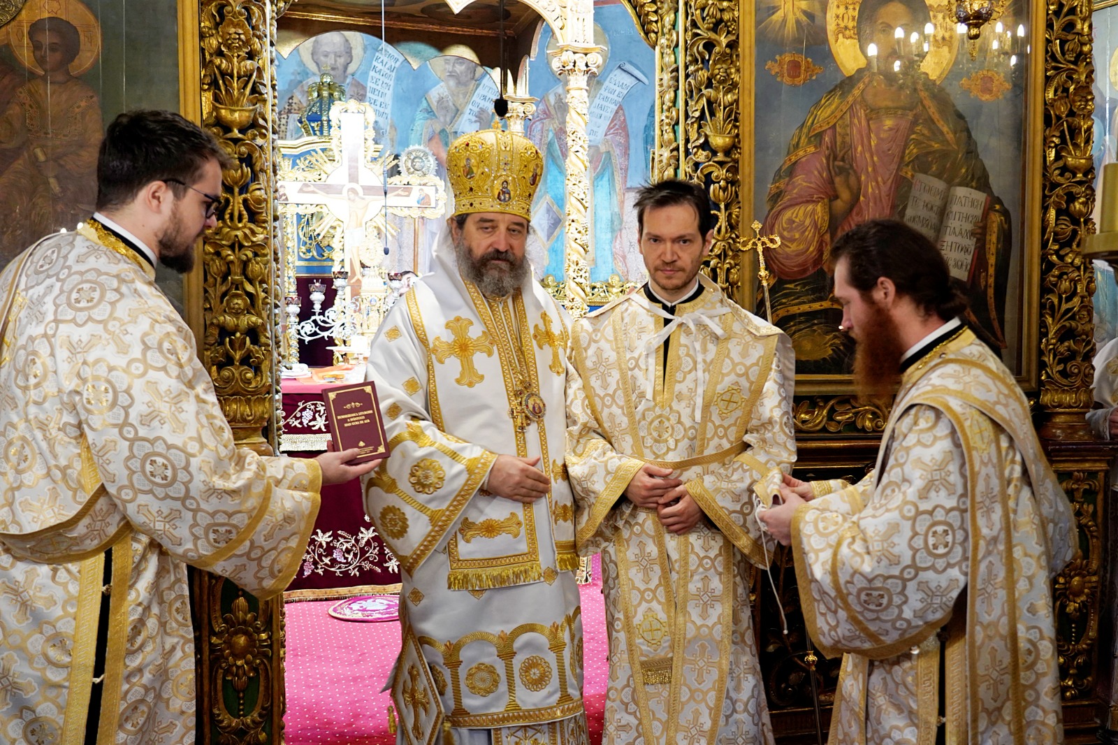 „Să fim uniți în lucrarea cea bună”, este îndemnul PS Nichifor Botoșăneanul pentru ieșeni și pentru părinții de la Mănăstirea Golia