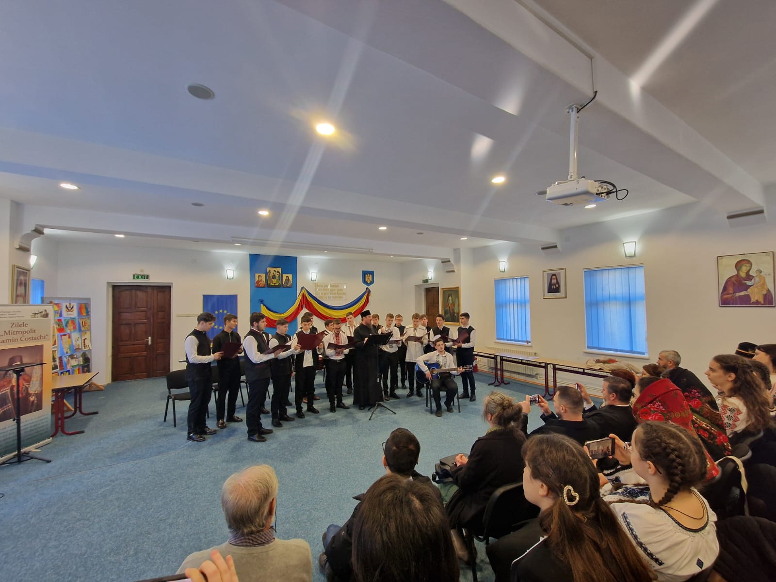 Credința și tradiția - valori fundamentale promovate în cadrul serbării de Crăciun, la Seminarul Teologic Mănăstirea Neamț