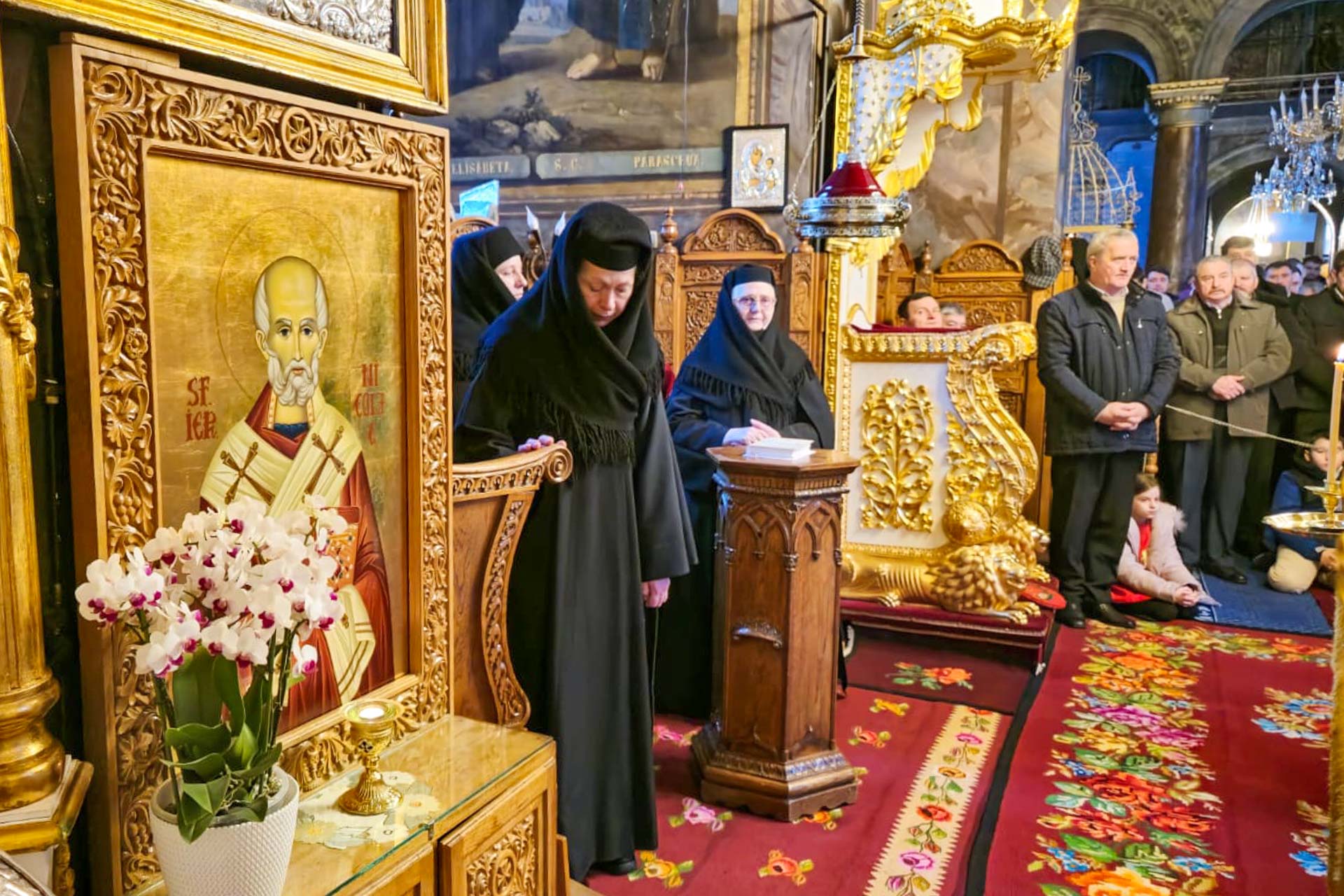 Slujire arhierească la Mănăstirea Agapia cu ocazia Nașterii Domnului / Foto: Ionuț Plugarașu Slujire arhierească la Mănăstirea Agapia cu ocazia Nașterii Domnului