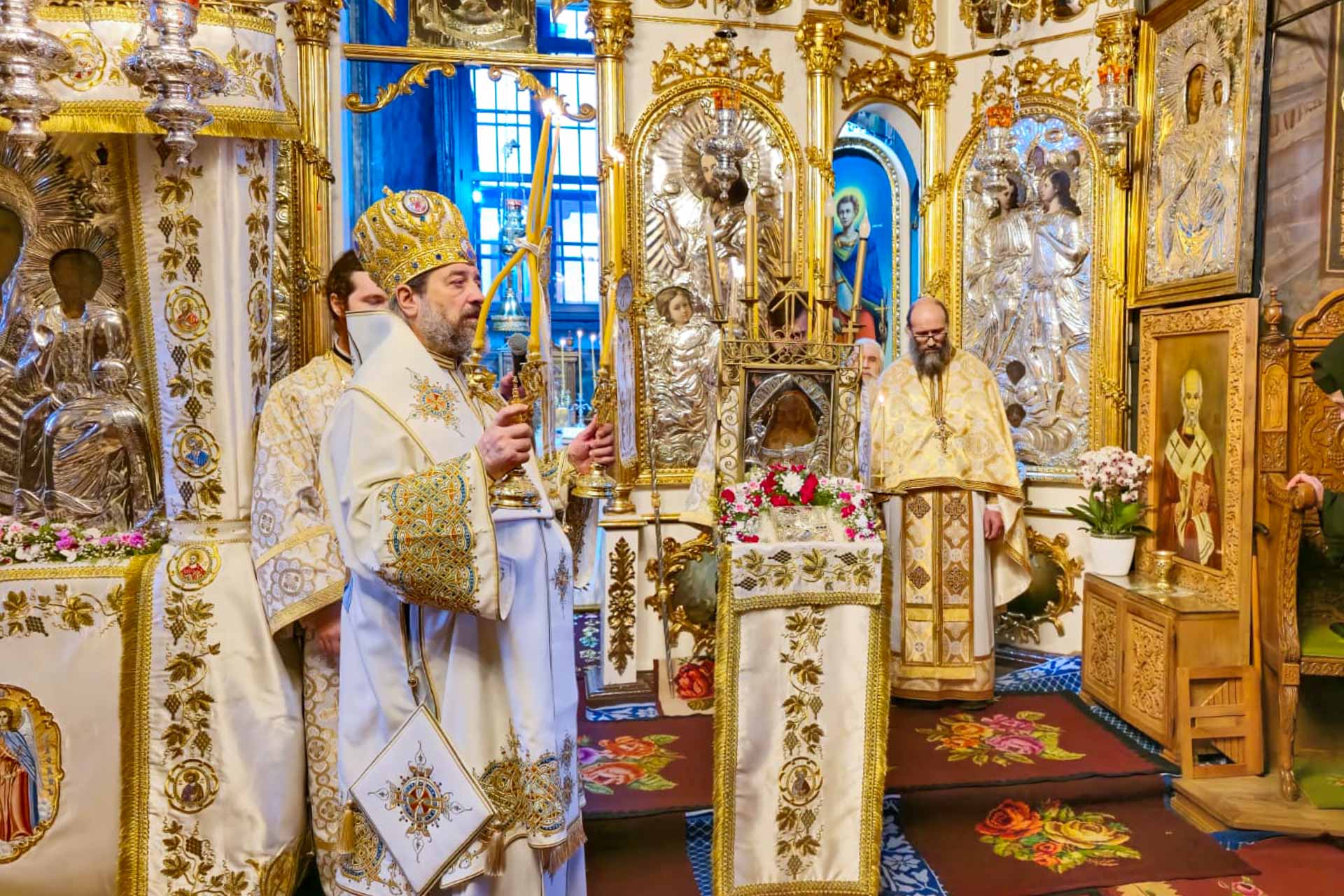 Slujire arhierească la Mănăstirea Agapia cu ocazia Nașterii Domnului / Foto: Ionuț Plugarașu Slujire arhierească la Mănăstirea Agapia cu ocazia Nașterii Domnului