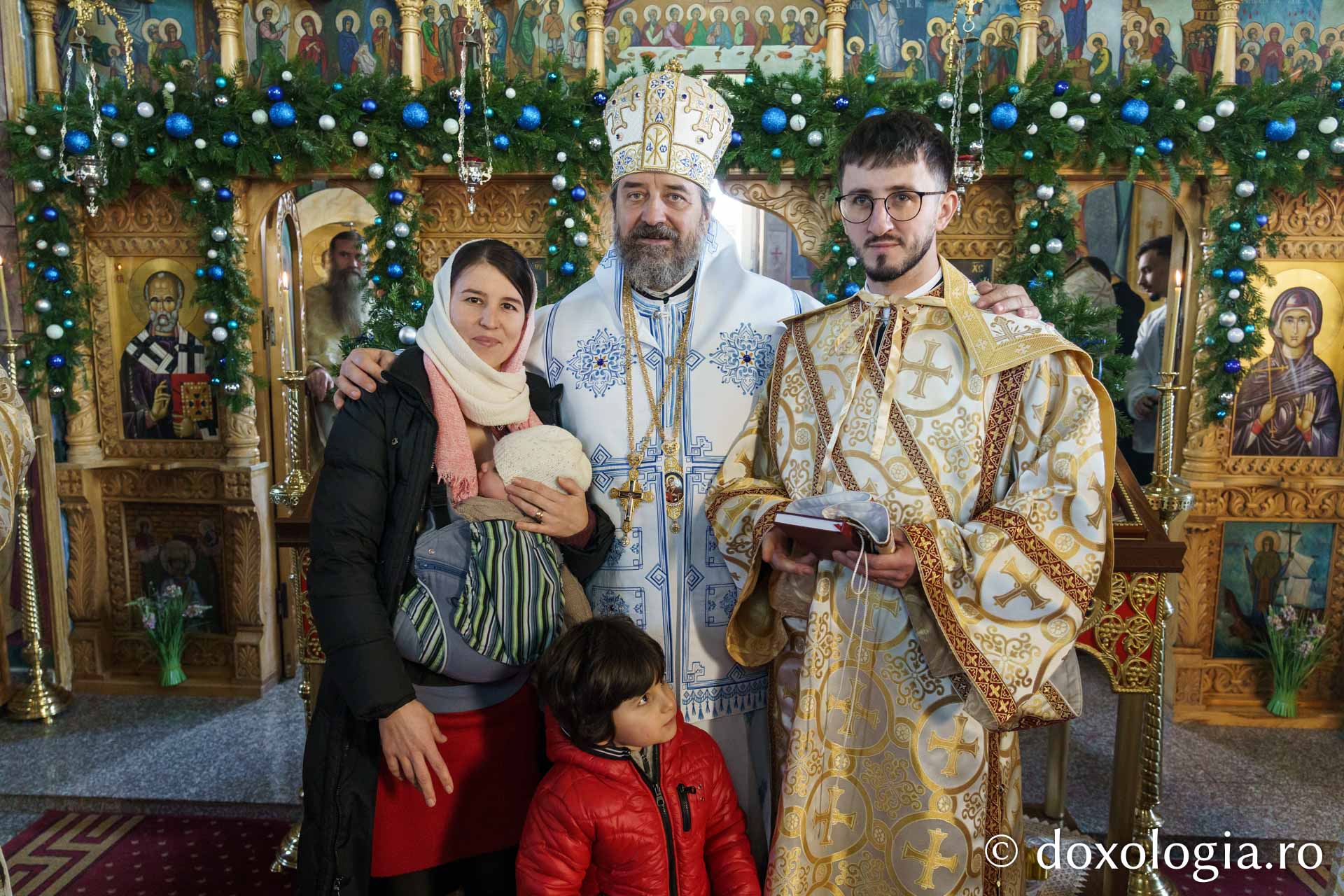 Credincioșii din Parohia Bahluiu, în rugăciune alături de Preasfințitul Nichifor Botoșăneanul