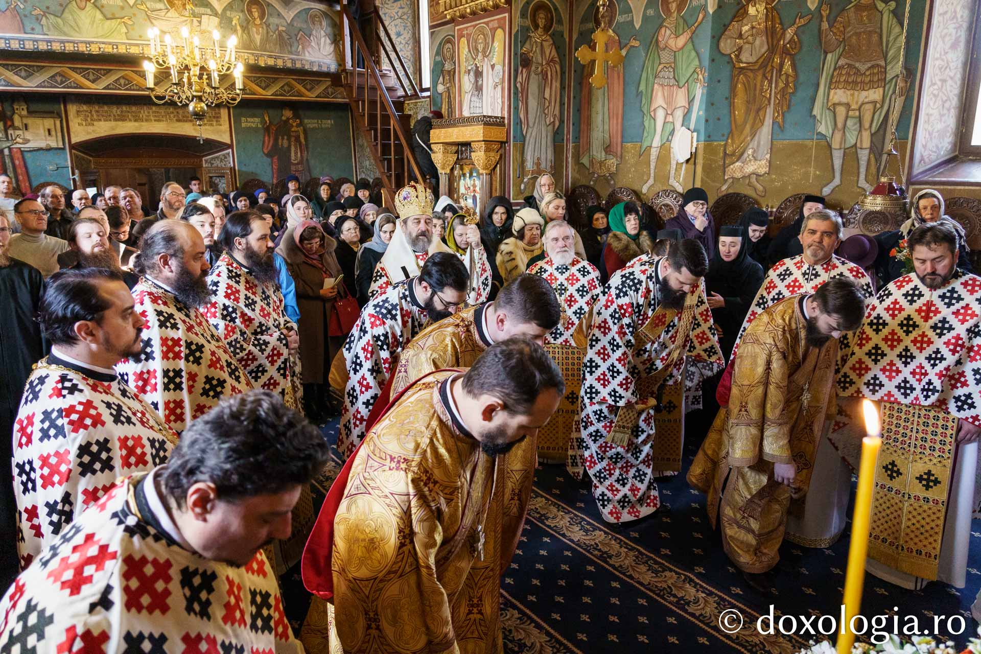 Credincioșii ieșeni s-au rugat alături de PS Nichifor Botoșăneanul la hramul Mănăstirii Copou