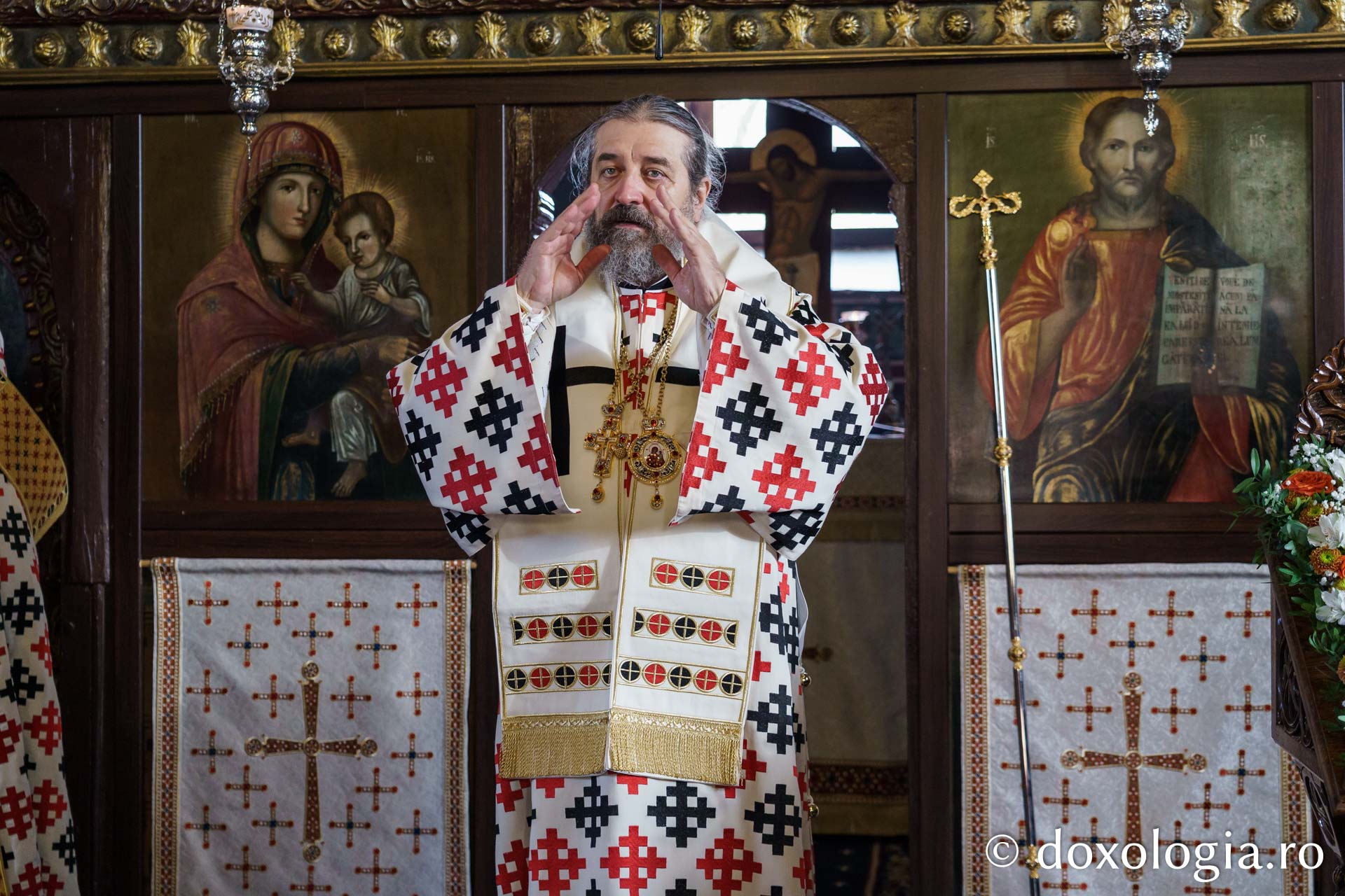 Credincioșii ieșeni s-au rugat alături de PS Nichifor Botoșăneanul la hramul Mănăstirii Copou