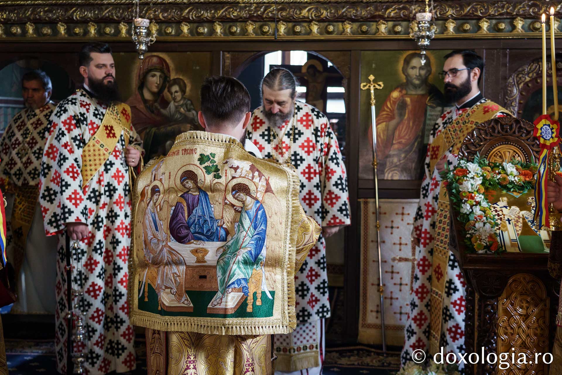 Credincioșii ieșeni s-au rugat alături de PS Nichifor Botoșăneanul la hramul Mănăstirii Copou