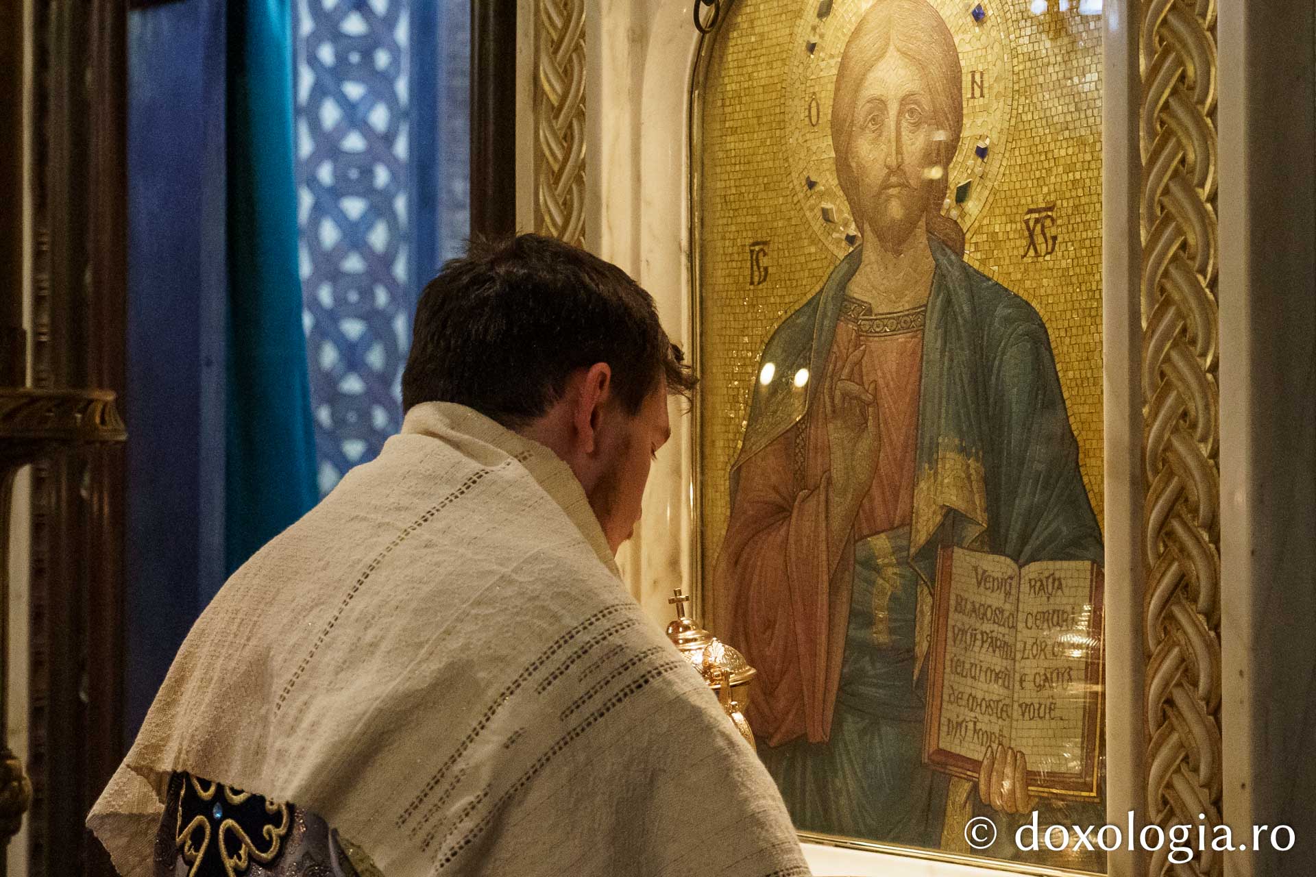 Credincioșii ieșeni s-au rugat împreună cu PS Nichifor Botoșăneanul la hramul Mănăstirii „Sfinții Trei Ierarhi” din Iași