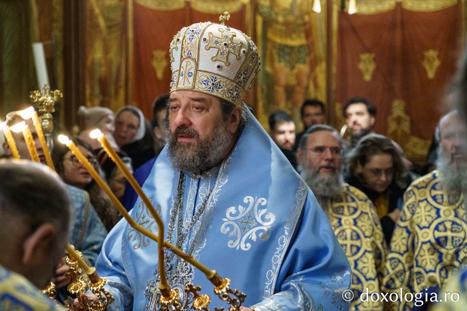 Credincioșii ieșeni s-au rugat împreună cu PS Nichifor Botoșăneanul la hramul Mănăstirii „Sfinții Trei Ierarhi” din Iași