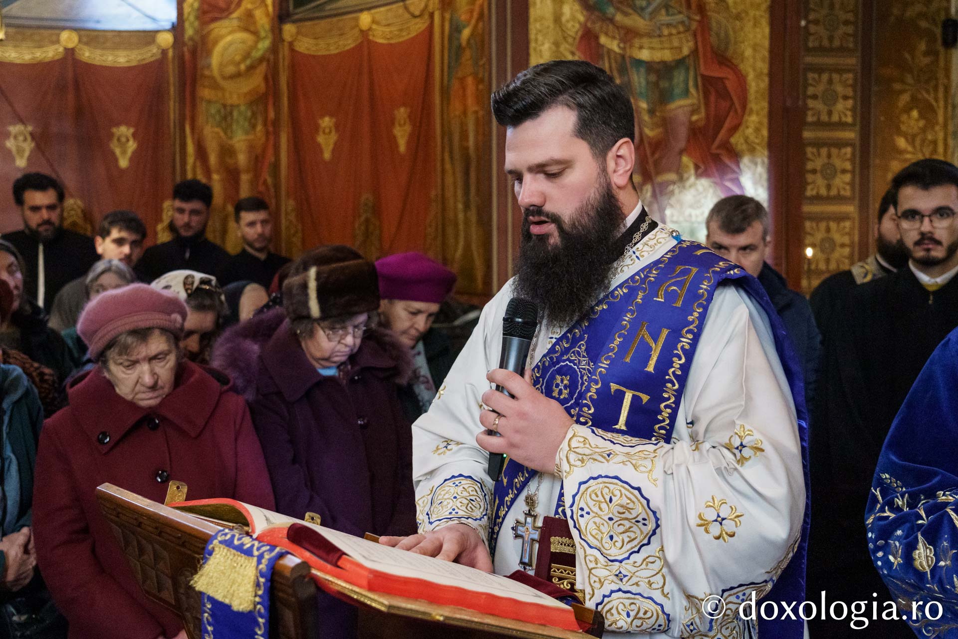 Credincioșii ieșeni s-au rugat împreună cu PS Nichifor Botoșăneanul la hramul Mănăstirii „Sfinții Trei Ierarhi” din Iași