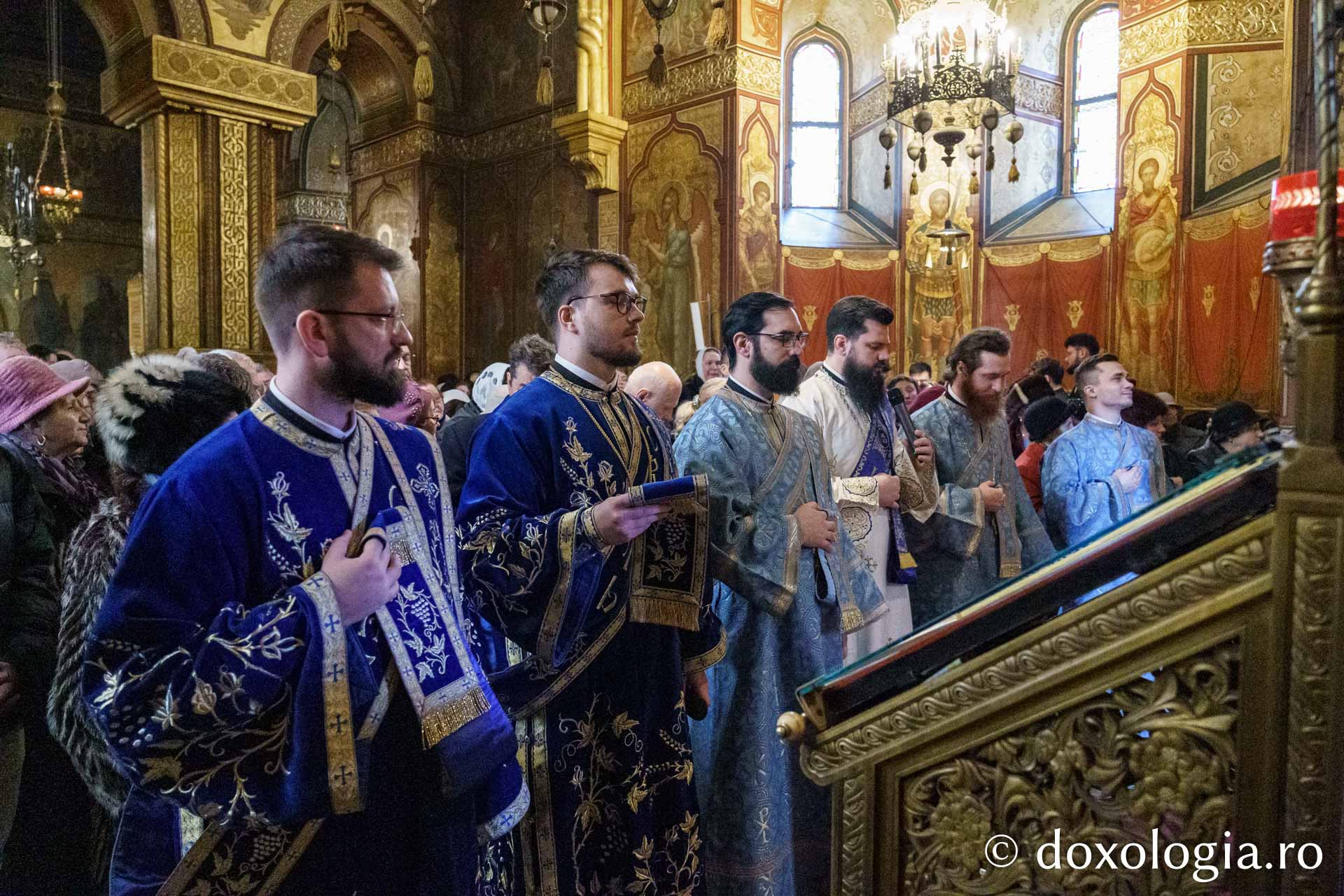 Credincioșii ieșeni s-au rugat împreună cu PS Nichifor Botoșăneanul la hramul Mănăstirii „Sfinții Trei Ierarhi” din Iași