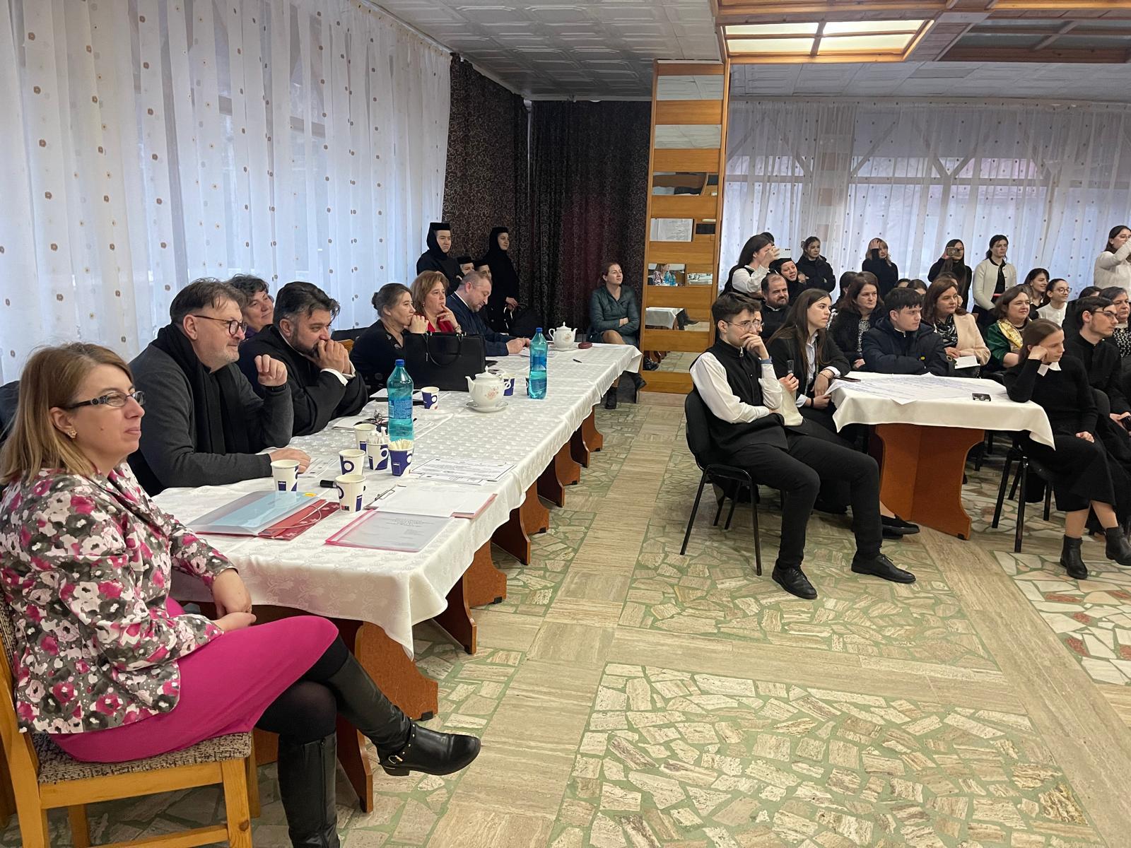 Elevii Seminarului Teologic „Veniamin Costachi” – premiați la Simpozionul „Tânărul pelerin”